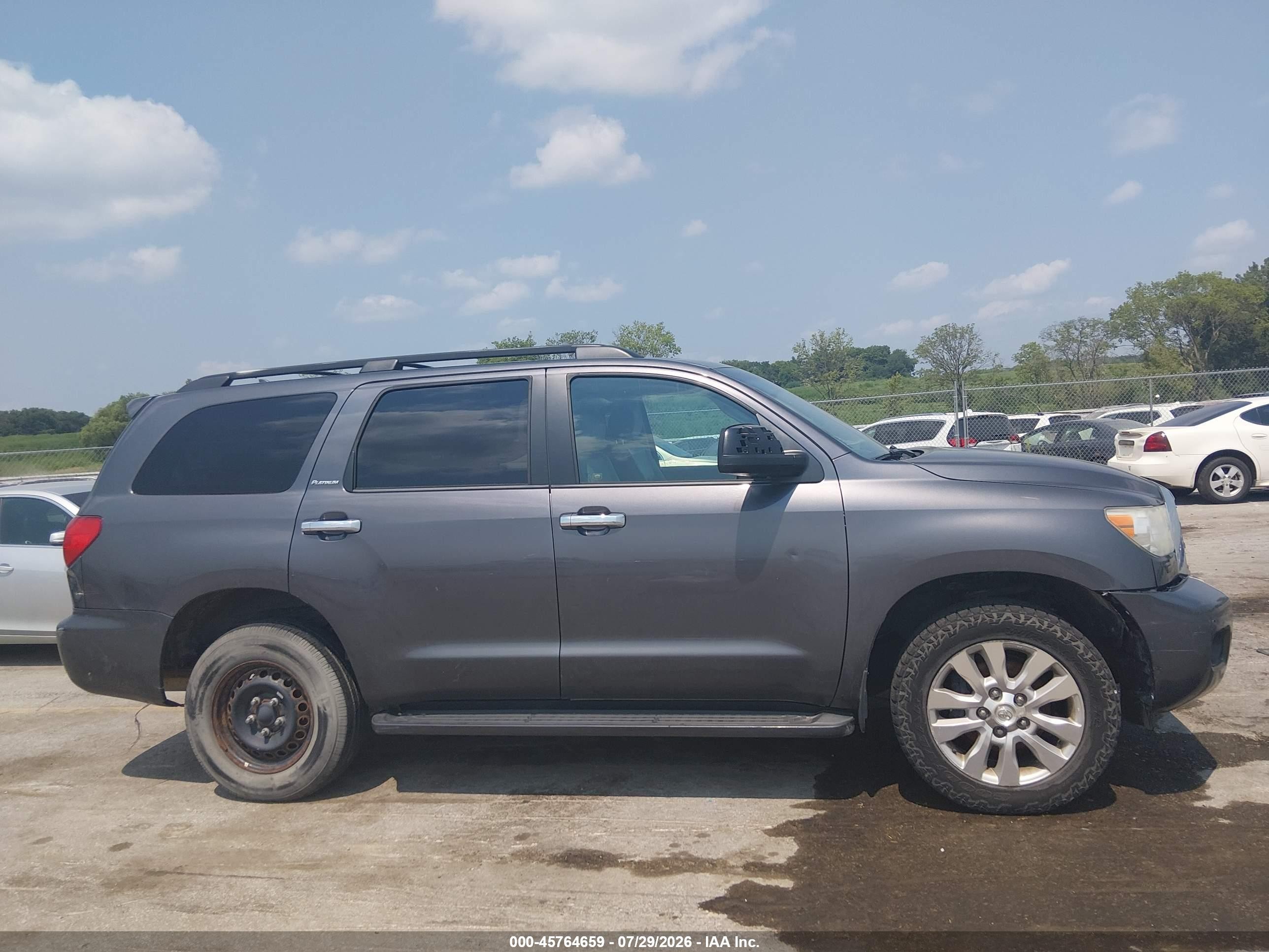 2012 Toyota Sequoia Platinum 5.7l V8 Серый vin: 5TDDW5G11CS072287