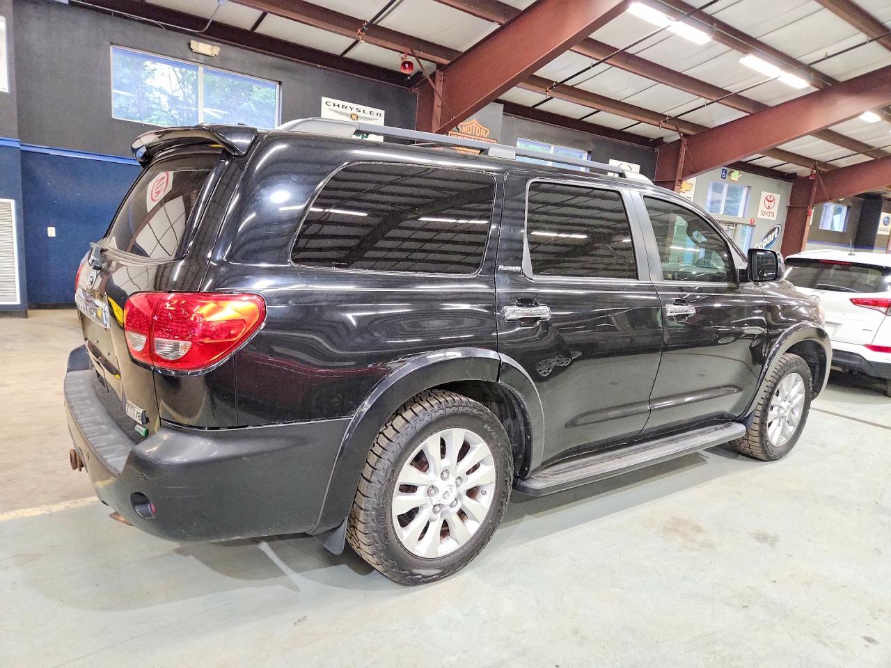 2012 Toyota Sequoia Platinum Black vin: 5TDDW5G12CS059404