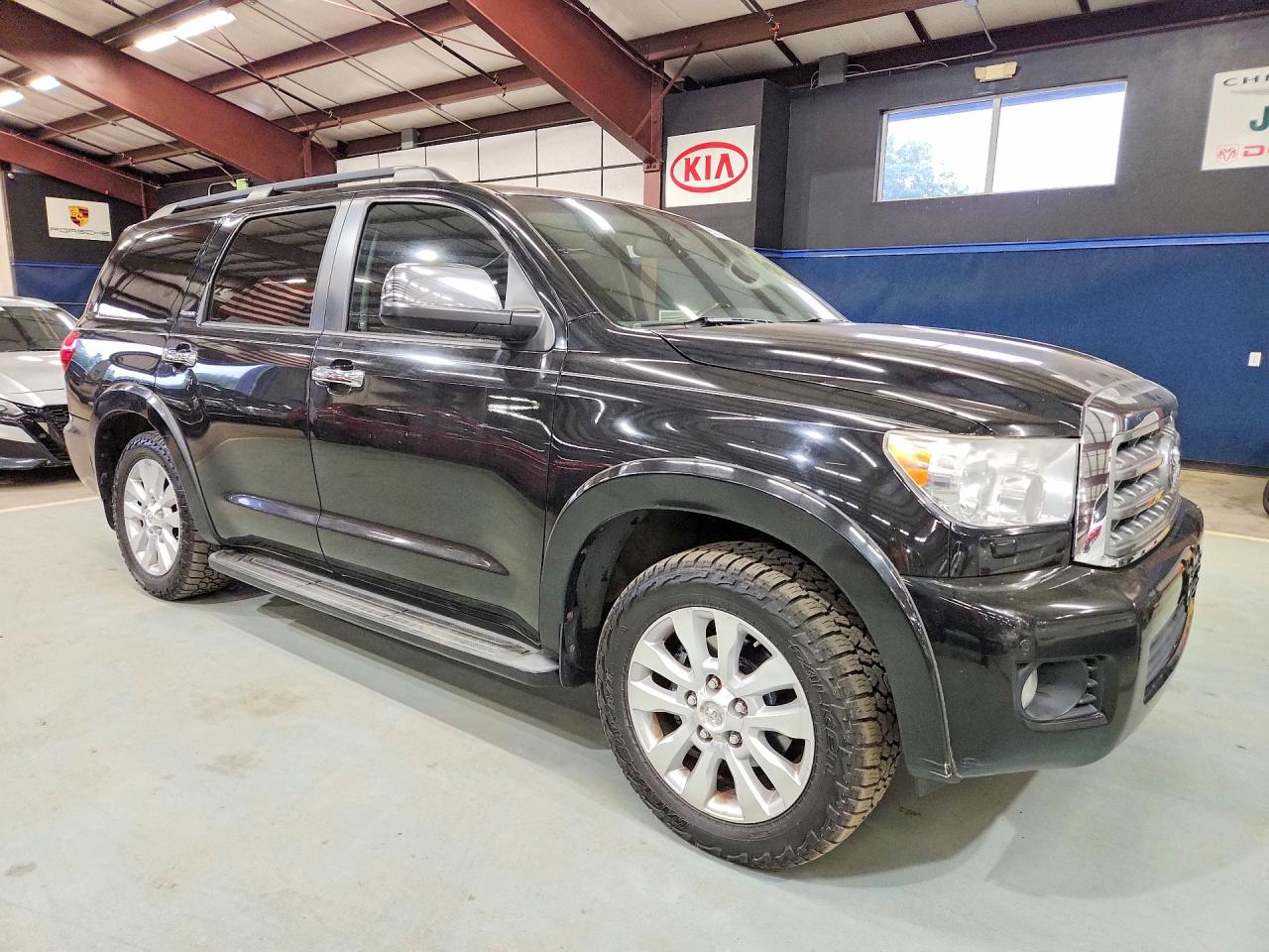 2012 Toyota Sequoia Platinum Black vin: 5TDDW5G12CS059404