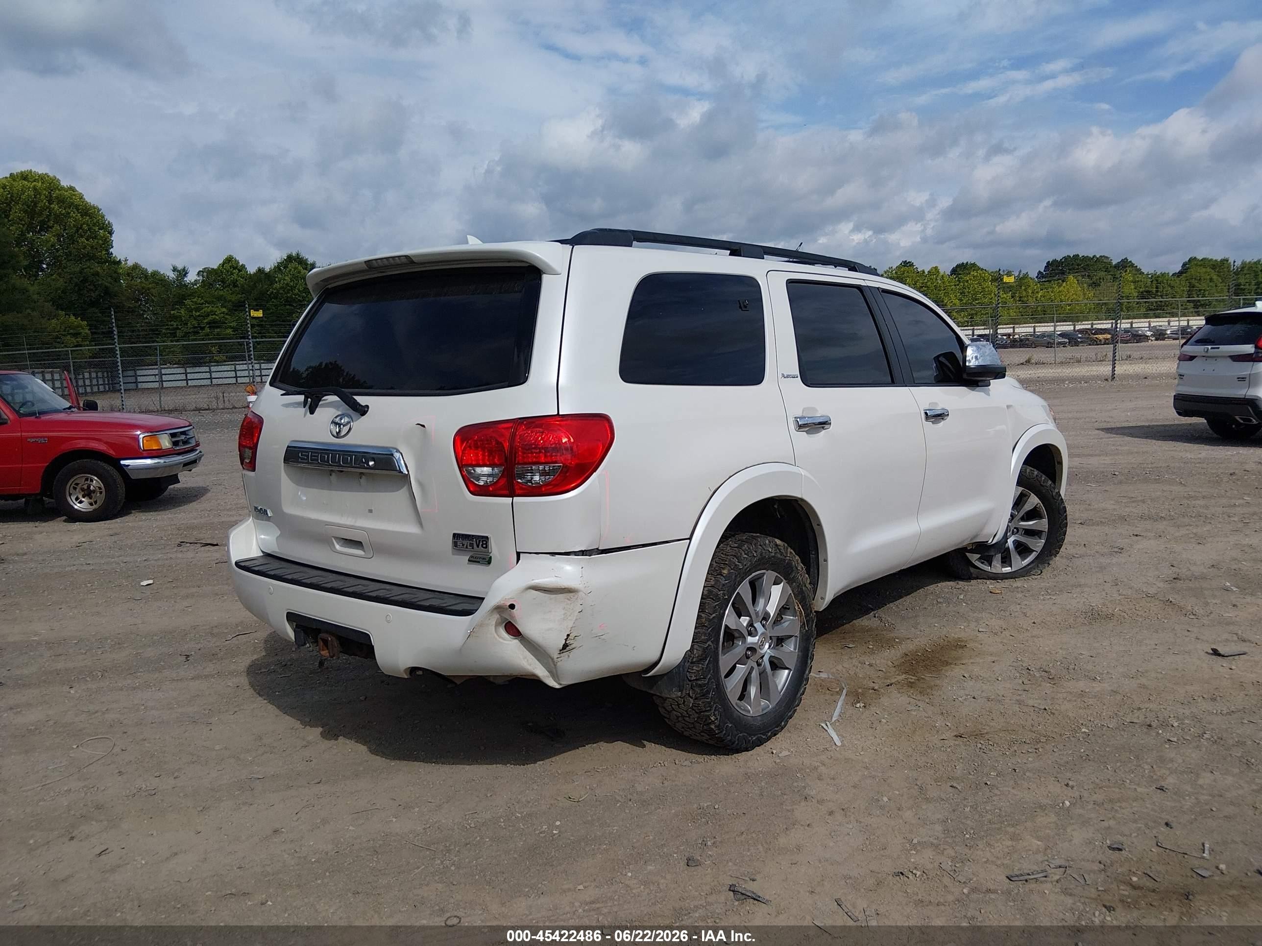 2010 Toyota Sequoia Platinum 5.7l V8 White vin: 5TDDW5G13AS033228