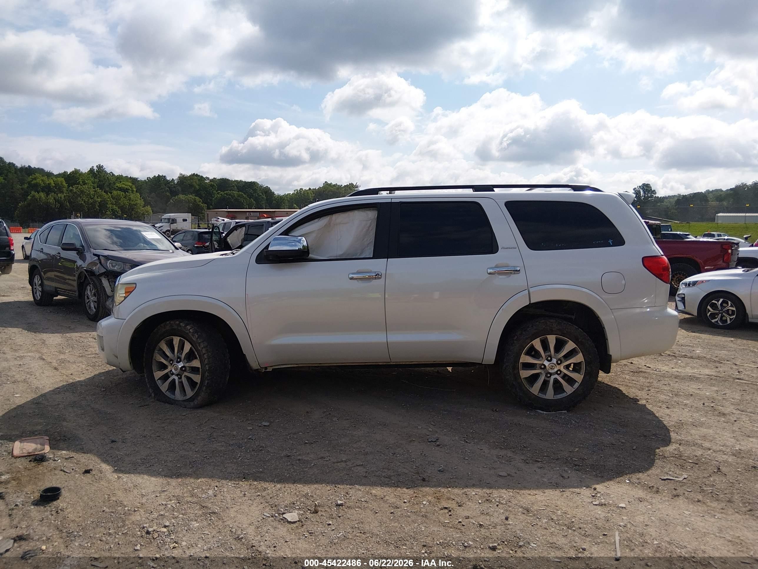 2010 Toyota Sequoia Platinum 5.7l V8 White vin: 5TDDW5G13AS033228