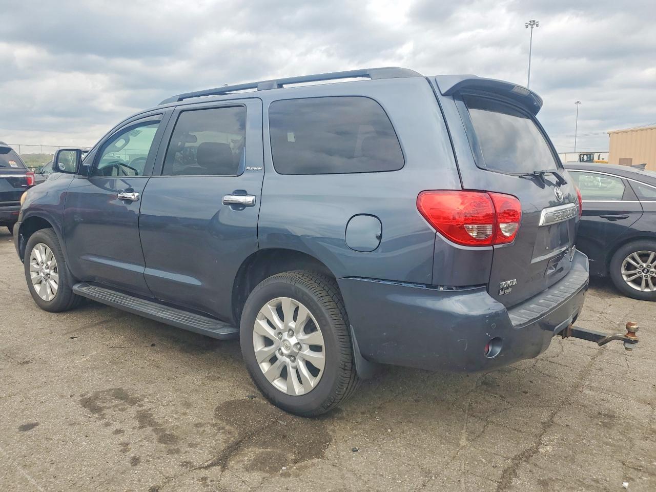 2010 Toyota Sequoia Platinum Gray vin: 5TDDW5G13AS037490
