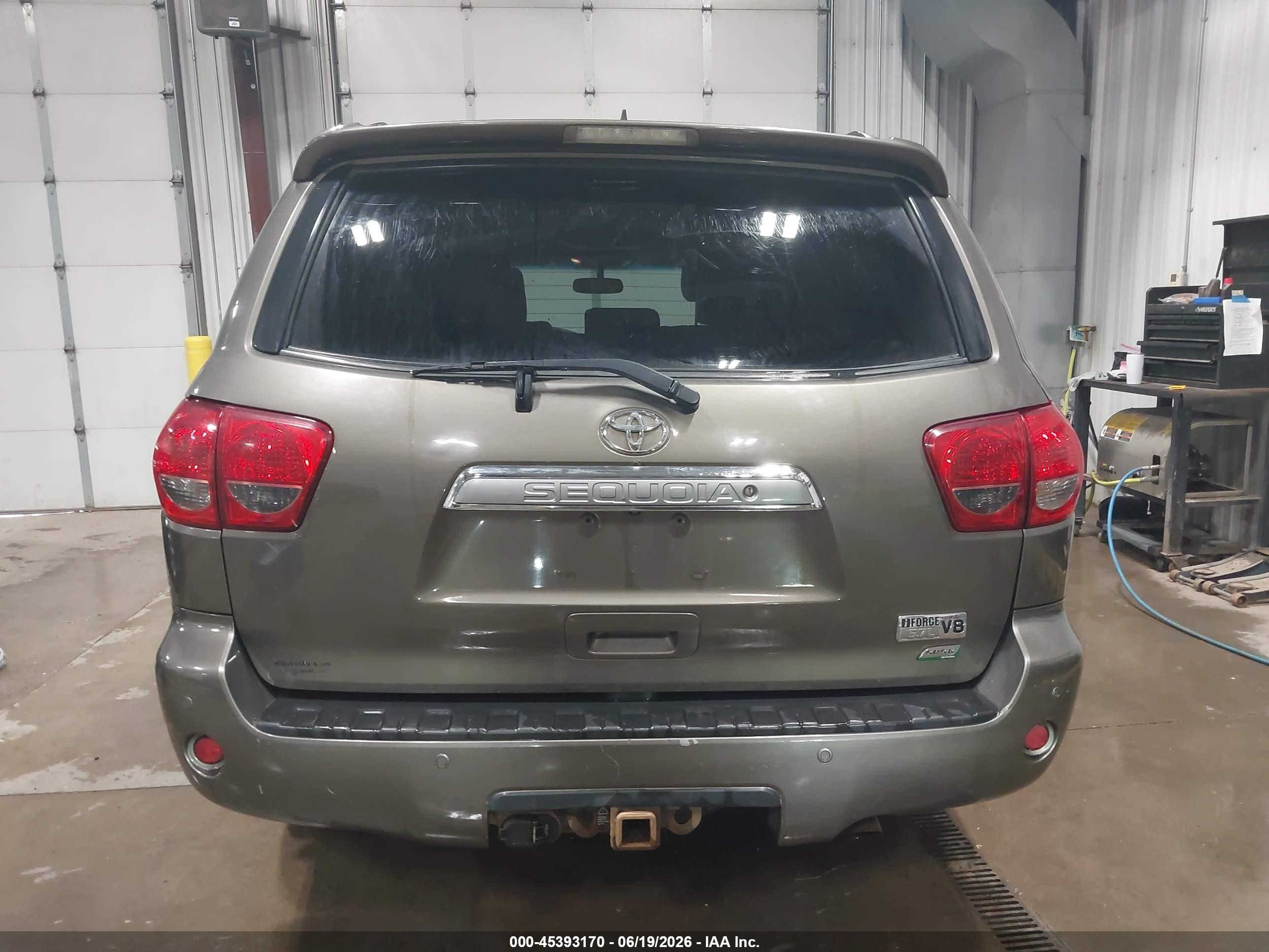 2012 Toyota Sequoia Platinum 5.7l V8 Gold vin: 5TDDW5G13CS070492
