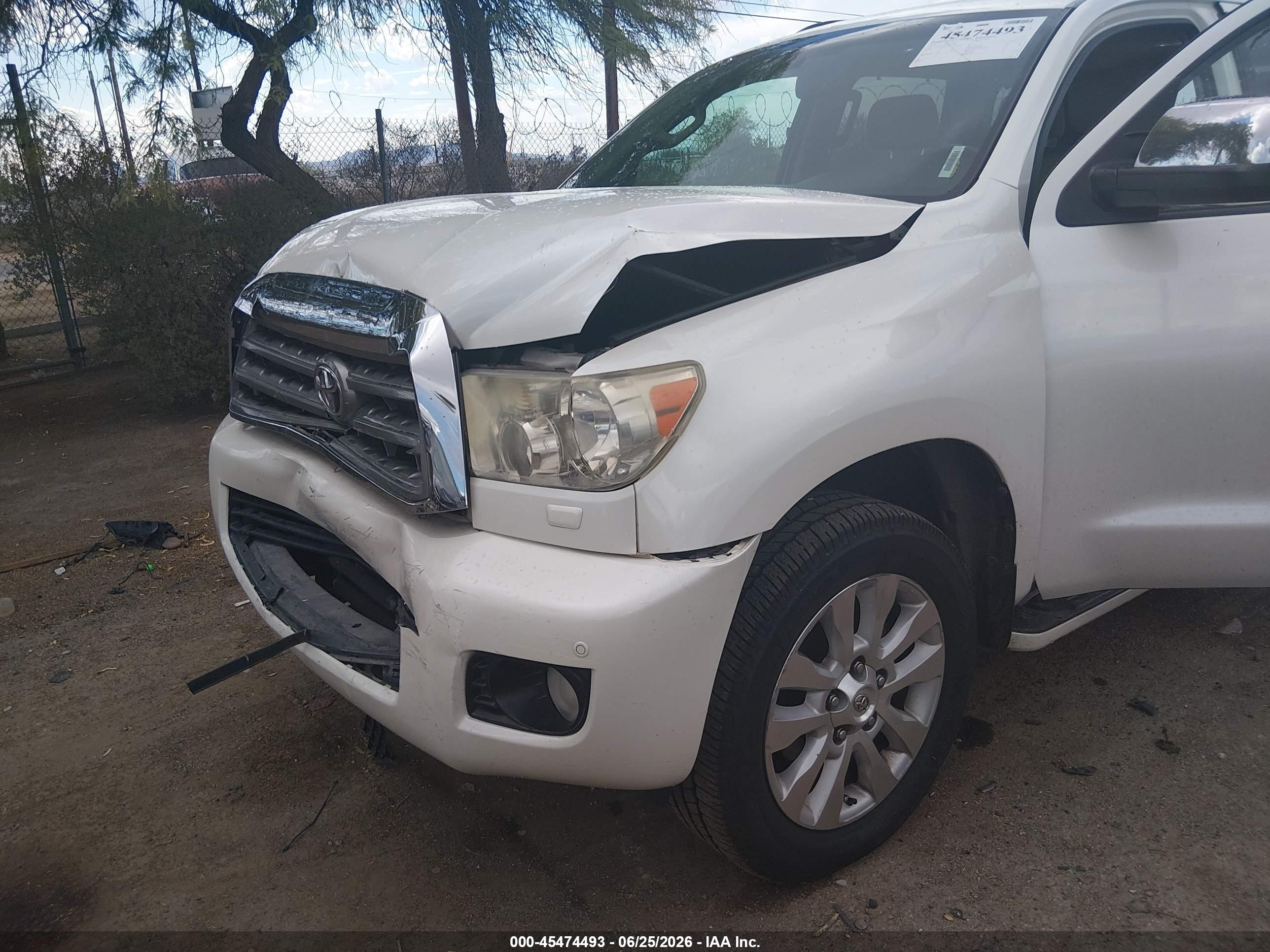 2014 Toyota Sequoia Platinum 5.7l V8 White vin: 5TDDW5G13ES109908
