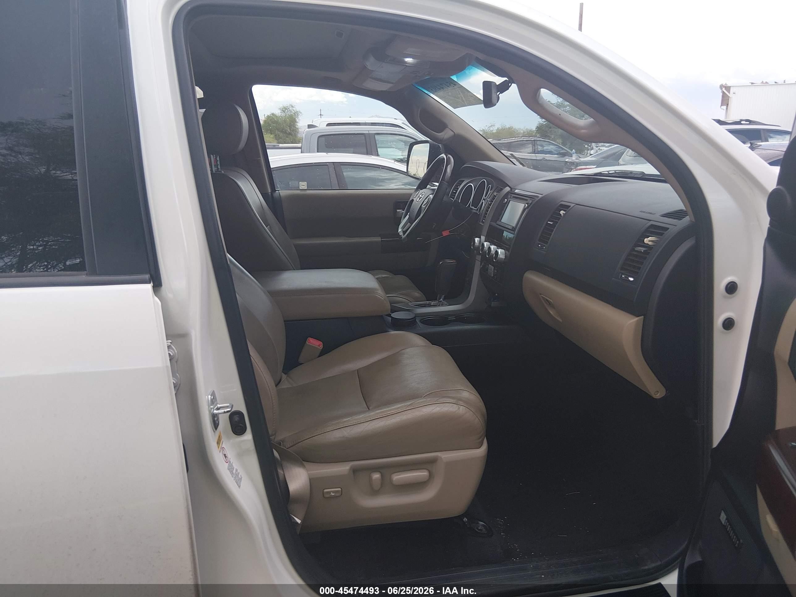 2014 Toyota Sequoia Platinum 5.7l V8 White vin: 5TDDW5G13ES109908