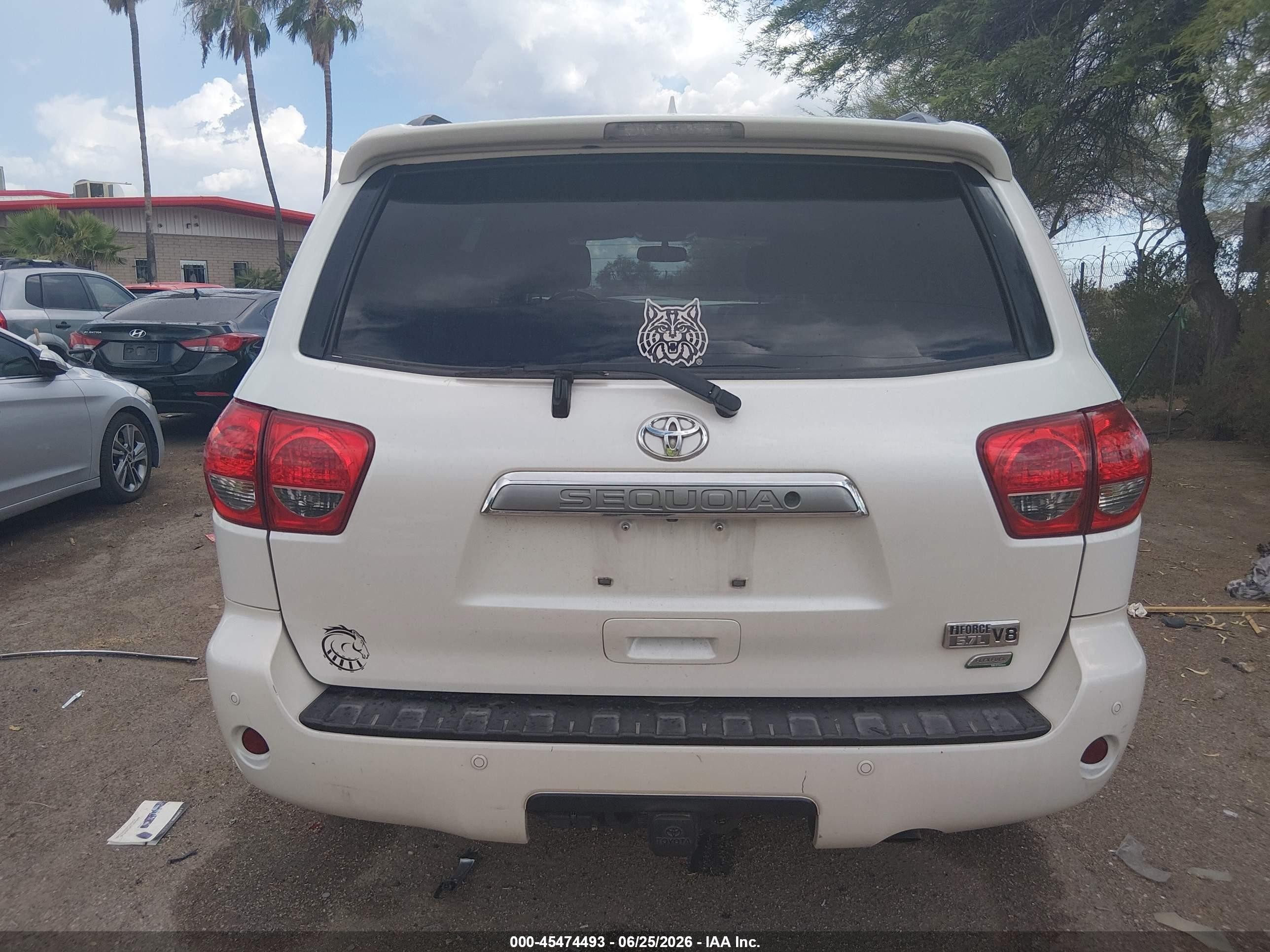 2014 Toyota Sequoia Platinum 5.7l V8 White vin: 5TDDW5G13ES109908