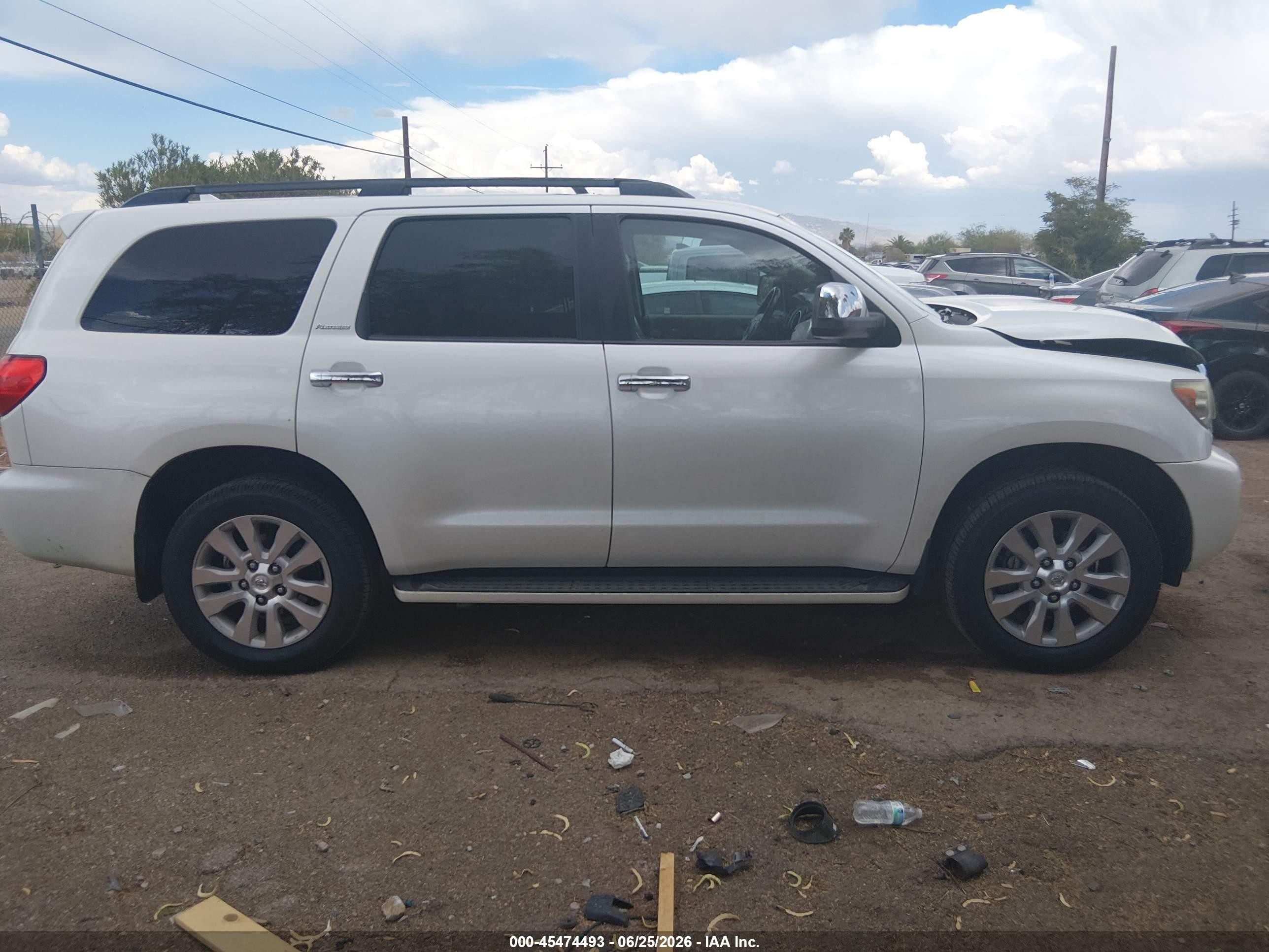 2014 Toyota Sequoia Platinum 5.7l V8 White vin: 5TDDW5G13ES109908