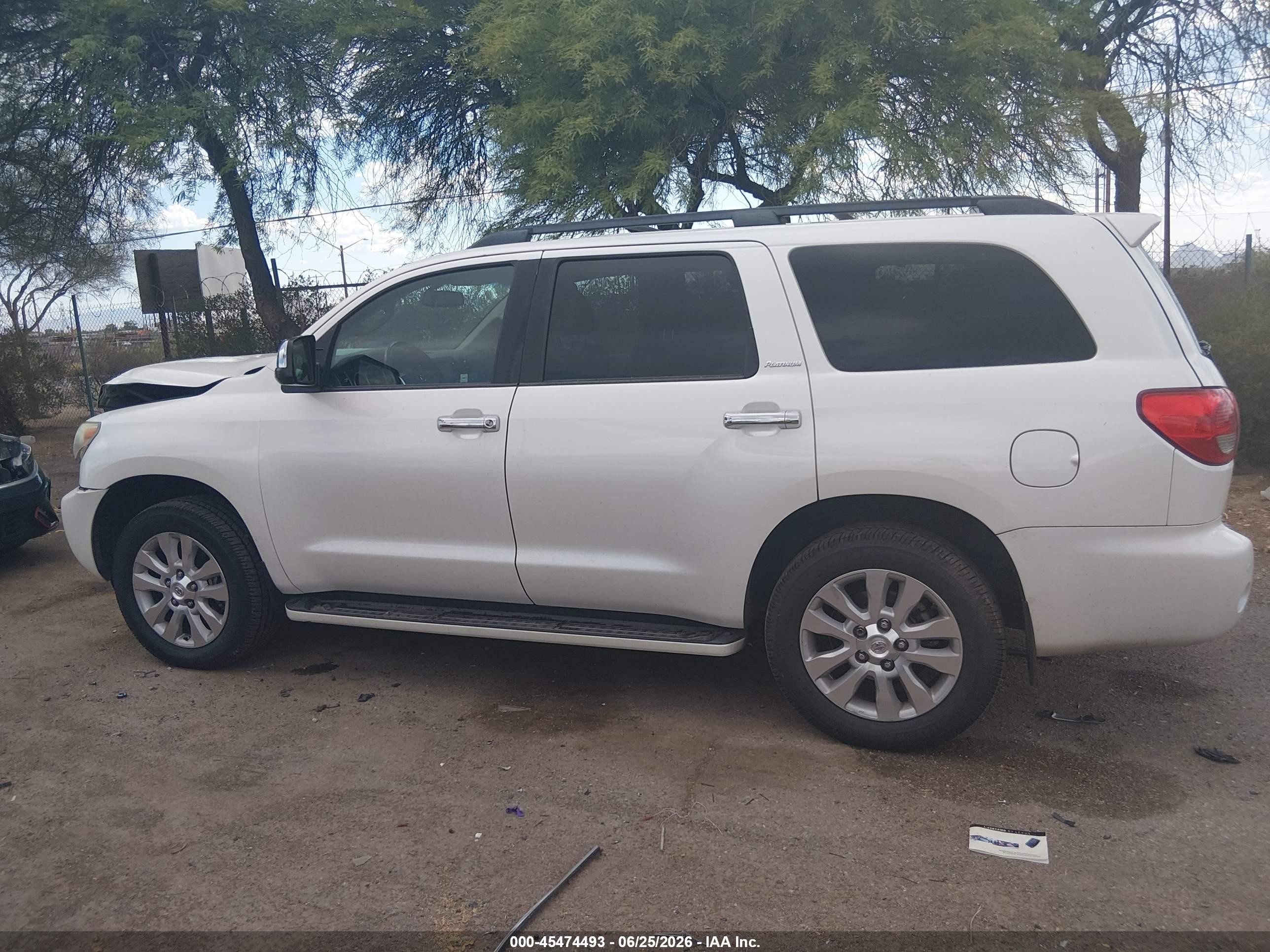 2014 Toyota Sequoia Platinum 5.7l V8 White vin: 5TDDW5G13ES109908