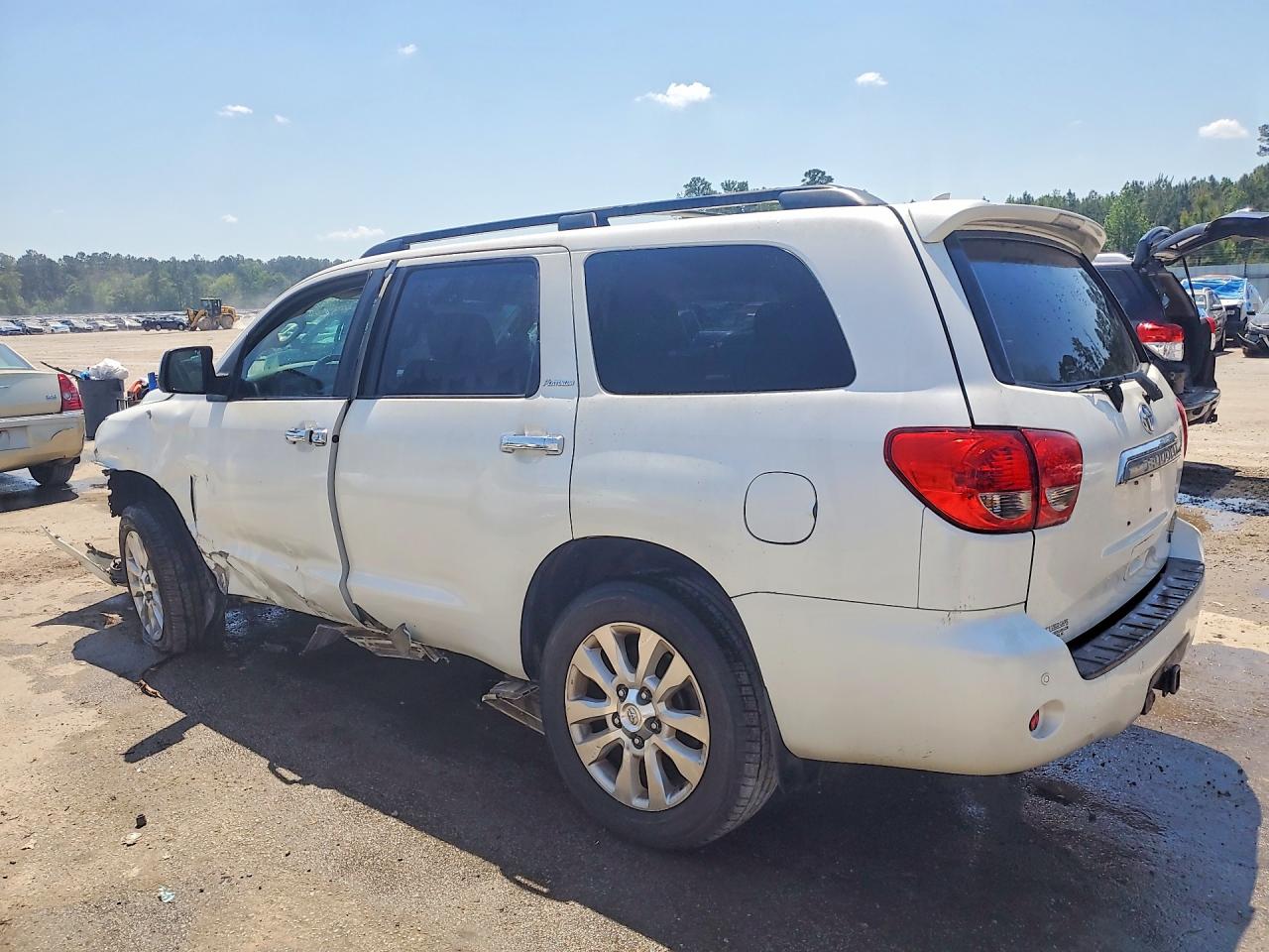 2012 Toyota Sequoia Platinum White vin: 5TDDW5G14CS059792