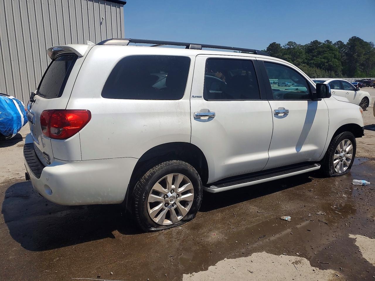 2012 Toyota Sequoia Platinum White vin: 5TDDW5G14CS059792