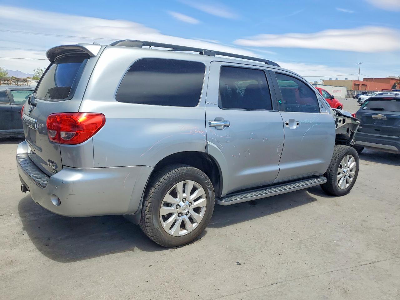 2010 Toyota Sequoia Platinum Silver vin: 5TDDW5G15AS026328
