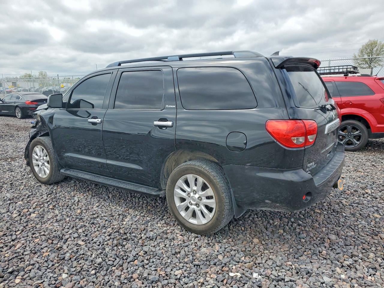 2010 Toyota Sequoia Platinum Black vin: 5TDDW5G15AS034526