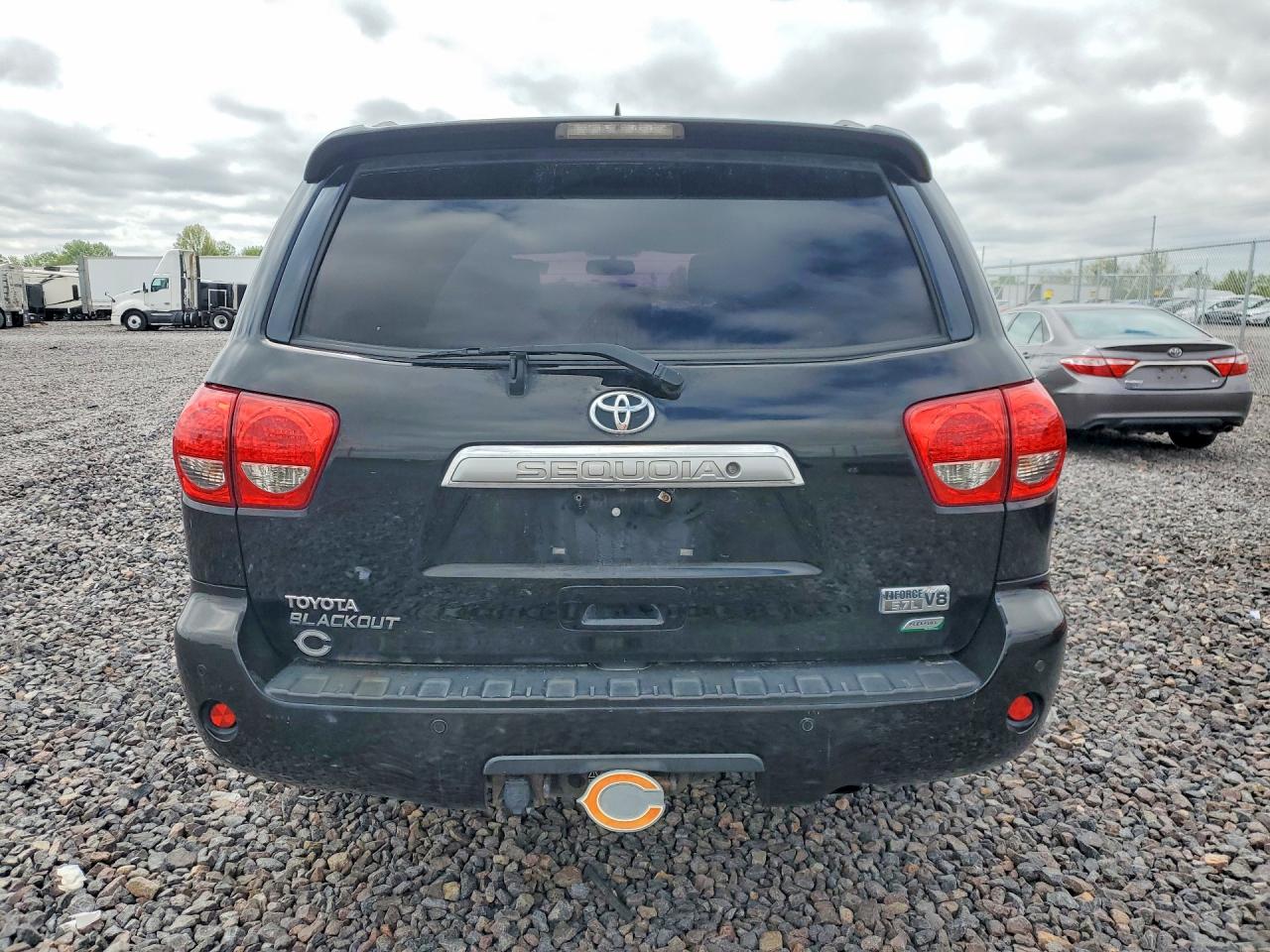 2010 Toyota Sequoia Platinum Black vin: 5TDDW5G15AS034526