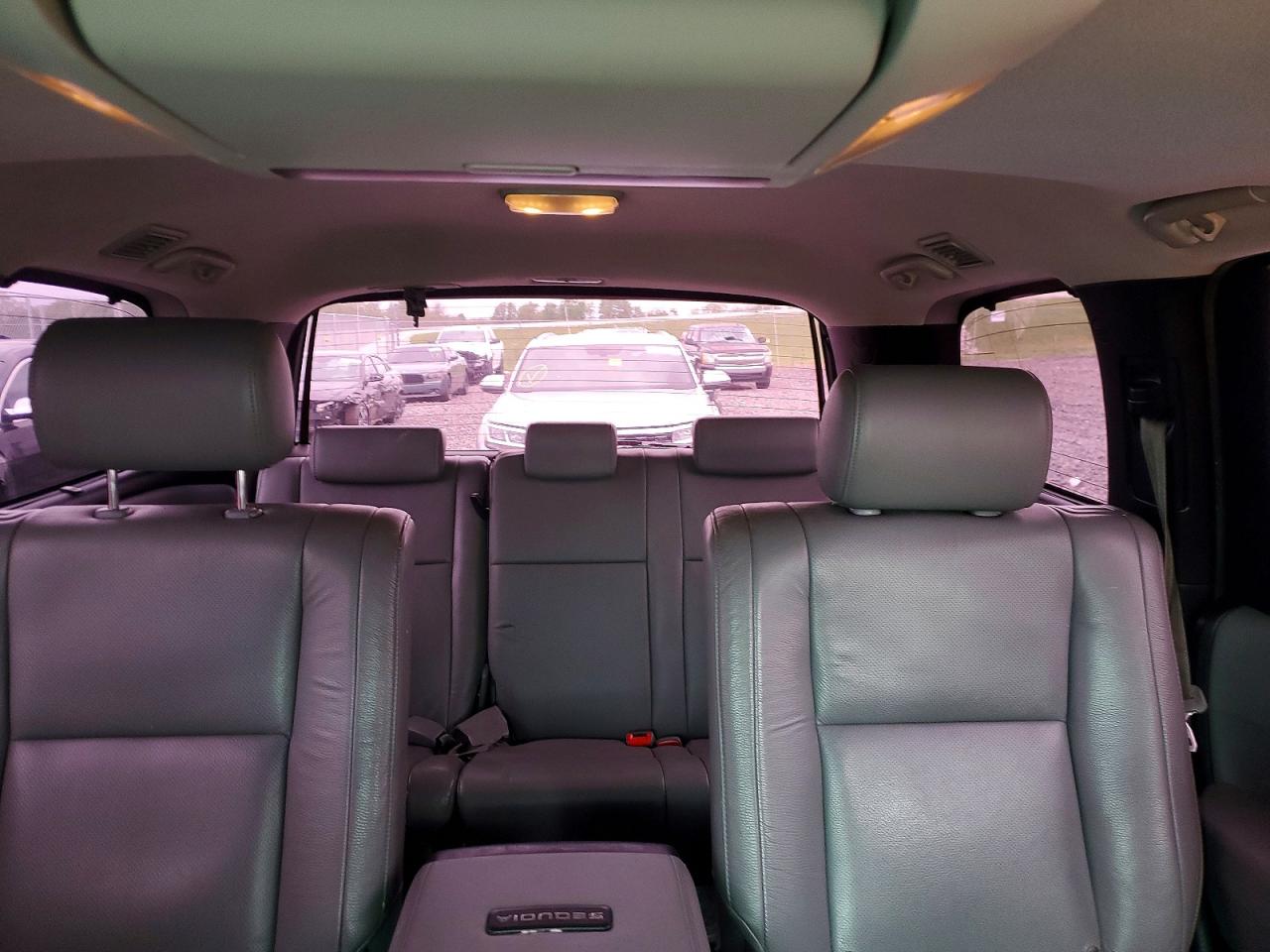 2010 Toyota Sequoia Platinum Black vin: 5TDDW5G15AS034526