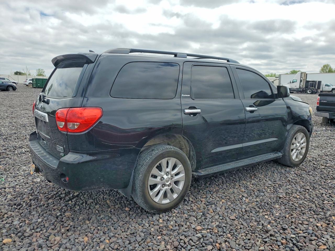 2010 Toyota Sequoia Platinum Black vin: 5TDDW5G15AS034526