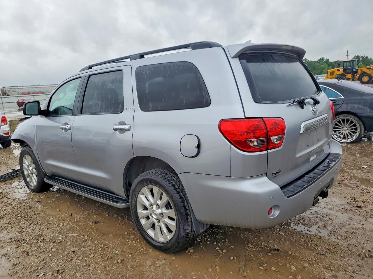 2011 Toyota Sequoia Platinum Silver vin: 5TDDW5G16BS054690
