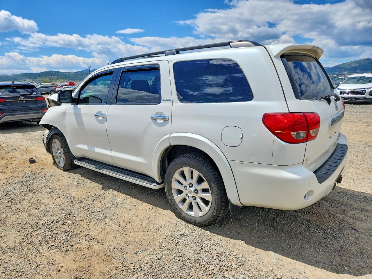 2013 Toyota Sequoia Platinum White vin: 5TDDW5G16DS090155