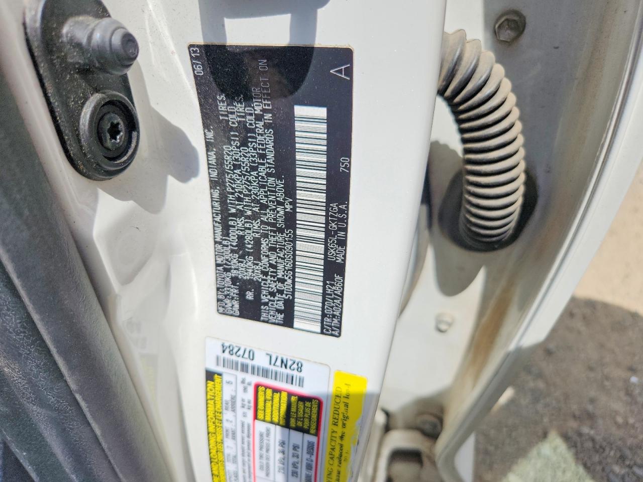 2013 Toyota Sequoia Platinum White vin: 5TDDW5G16DS090155