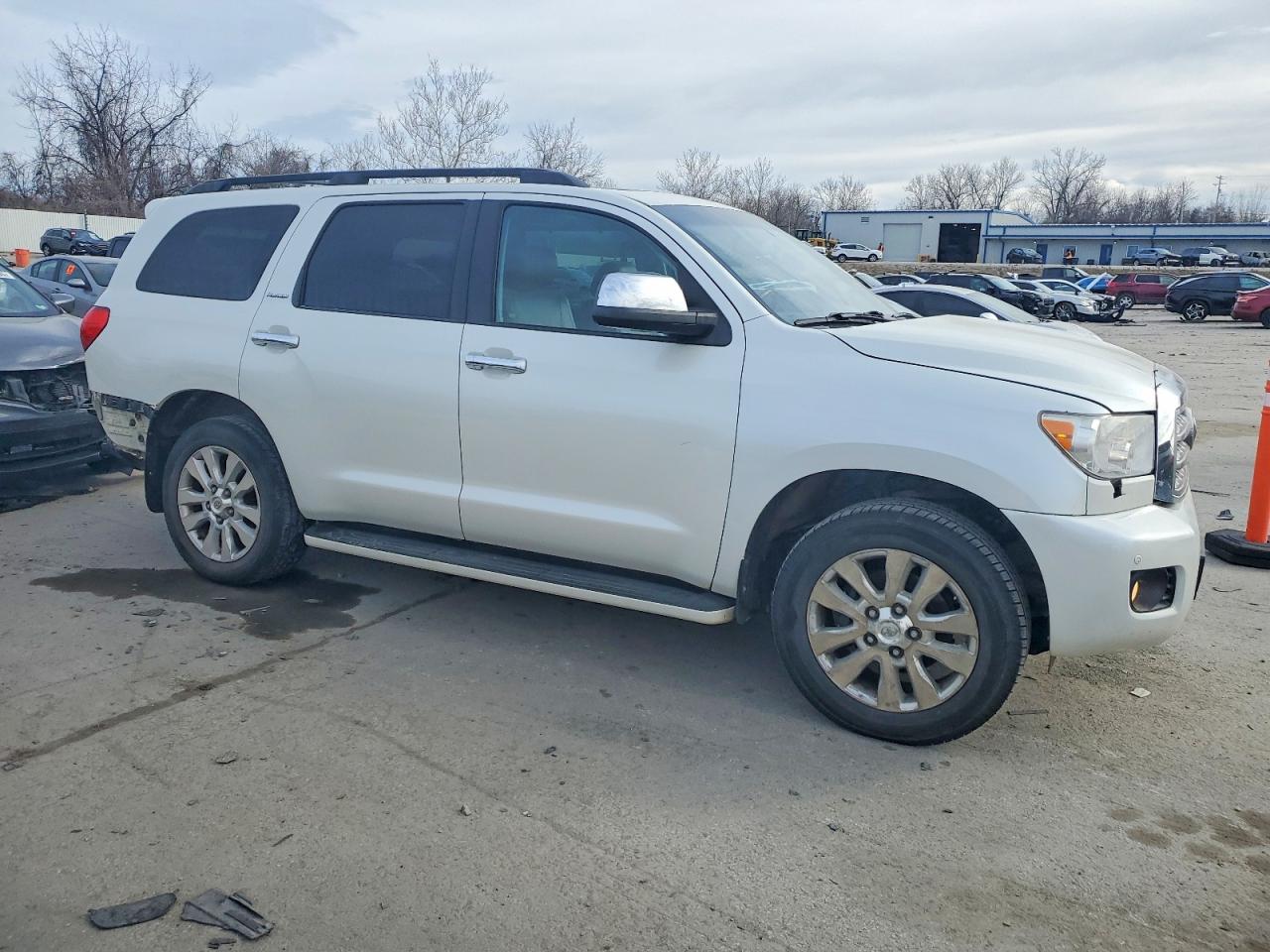 2010 Toyota Sequoia Platinum White vin: 5TDDW5G17AS027111