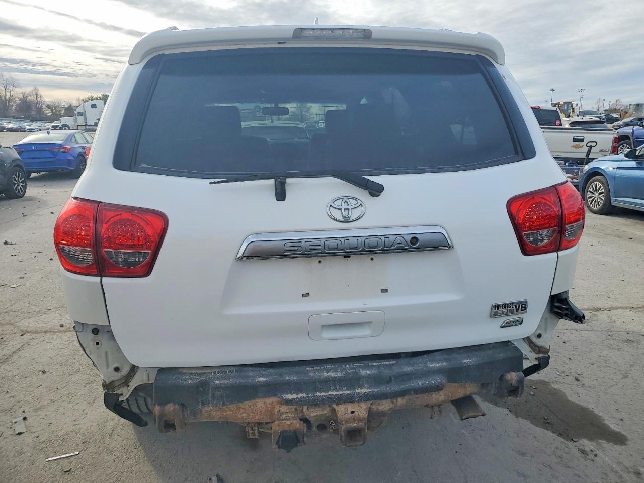 2010 Toyota Sequoia Platinum White vin: 5TDDW5G17AS027111