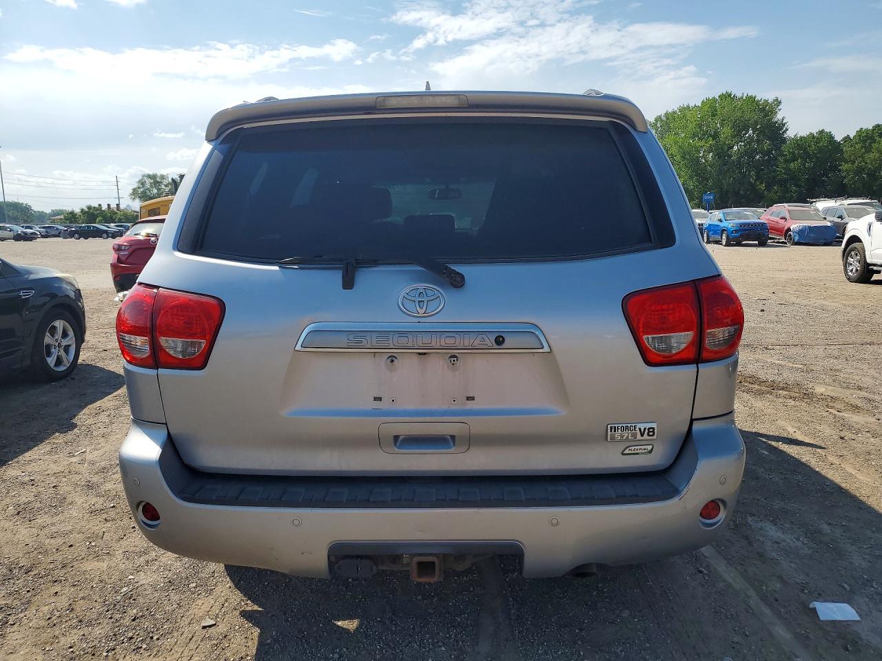 2012 Toyota Sequoia Platinum Серебряный vin: 5TDDW5G17CS058040