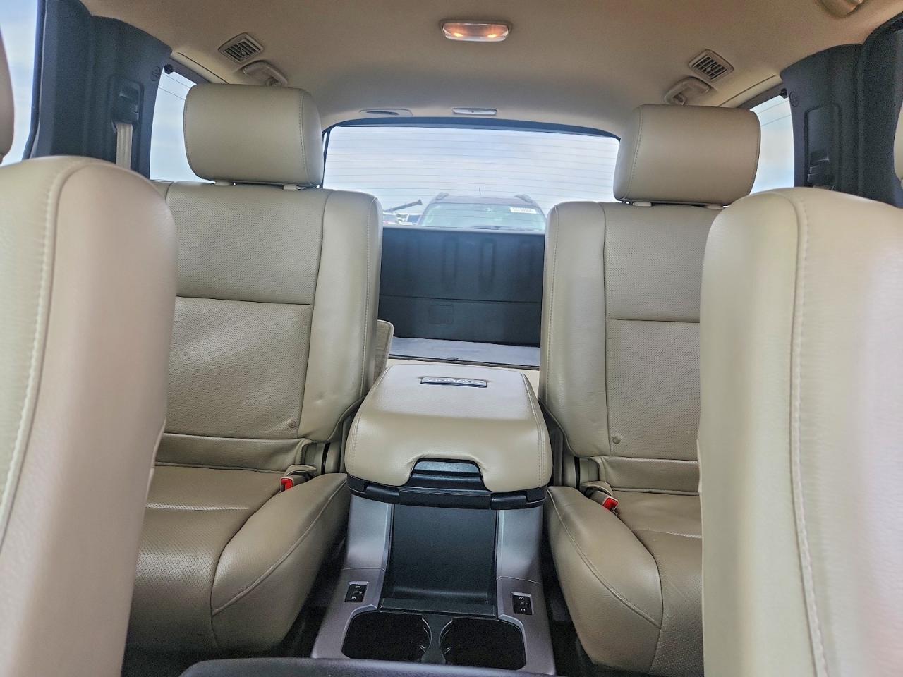 2014 Toyota Sequoia Platinum White vin: 5TDDW5G17ES099688