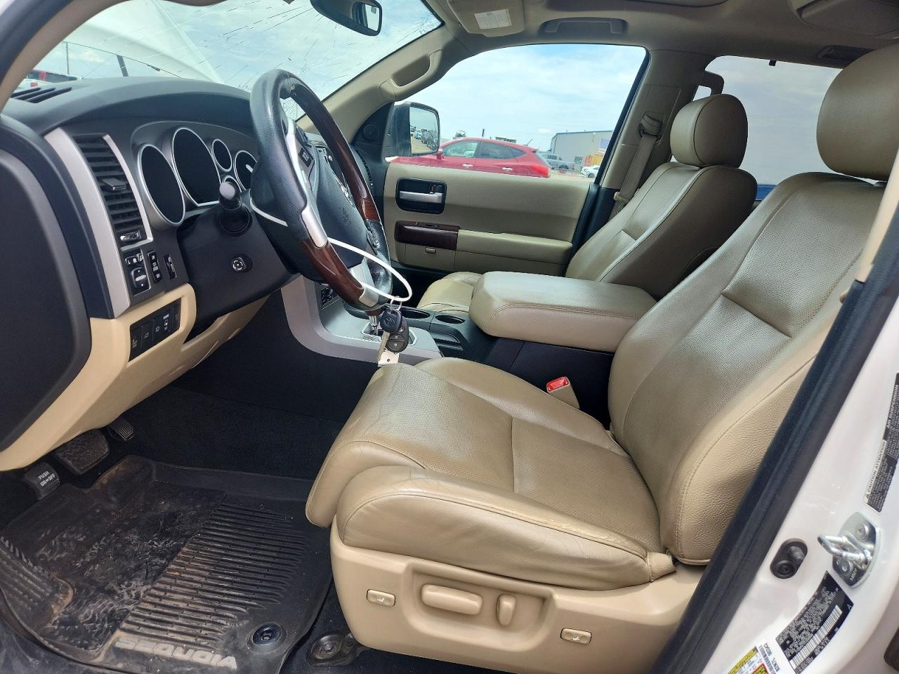 2014 Toyota Sequoia Platinum White vin: 5TDDW5G17ES099688