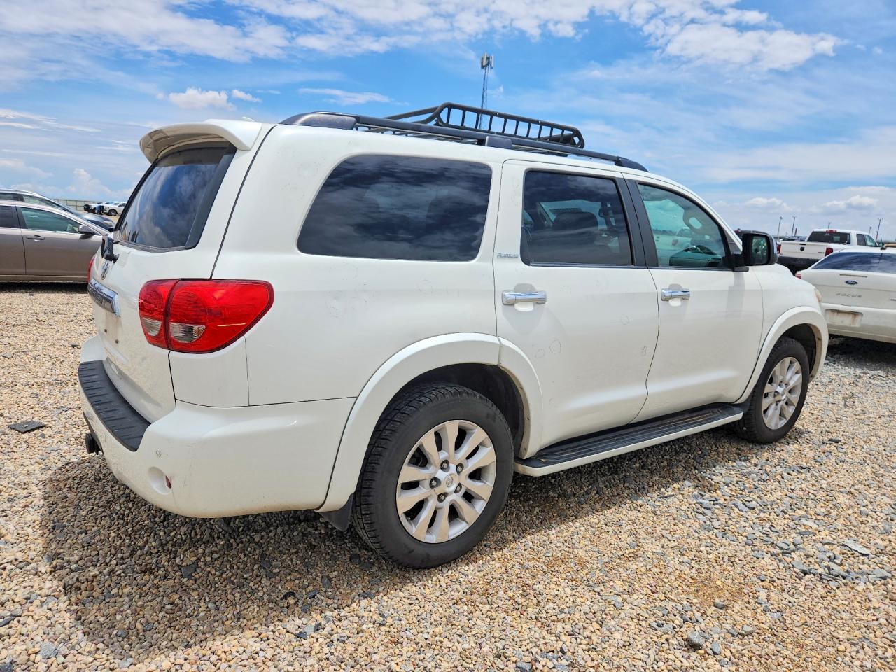 2014 Toyota Sequoia Platinum White vin: 5TDDW5G17ES099688