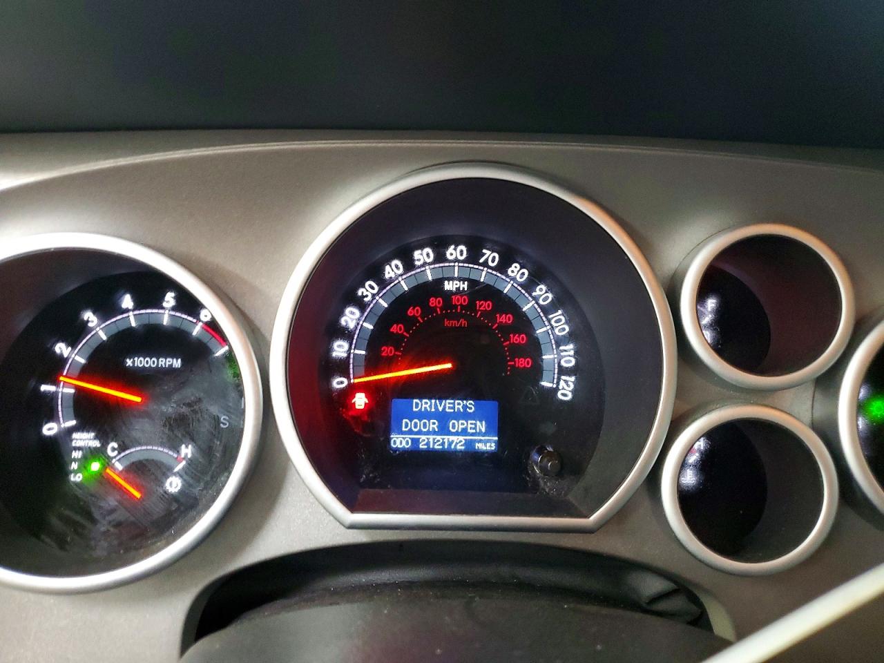 2014 Toyota Sequoia Platinum Желто-коричневый vin: 5TDDW5G17ES100483