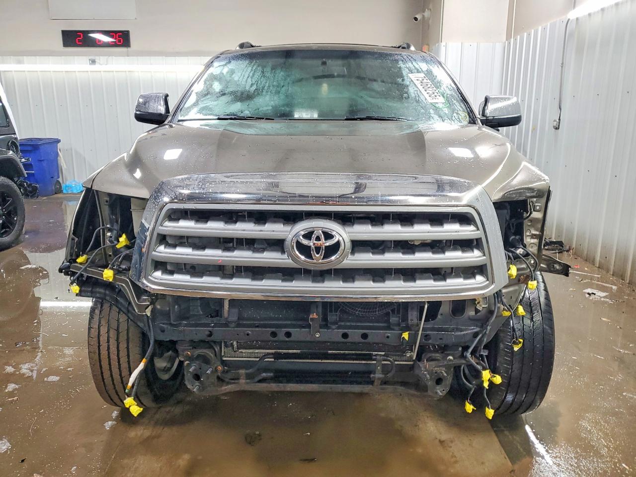 2014 Toyota Sequoia Platinum Желто-коричневый vin: 5TDDW5G17ES100483