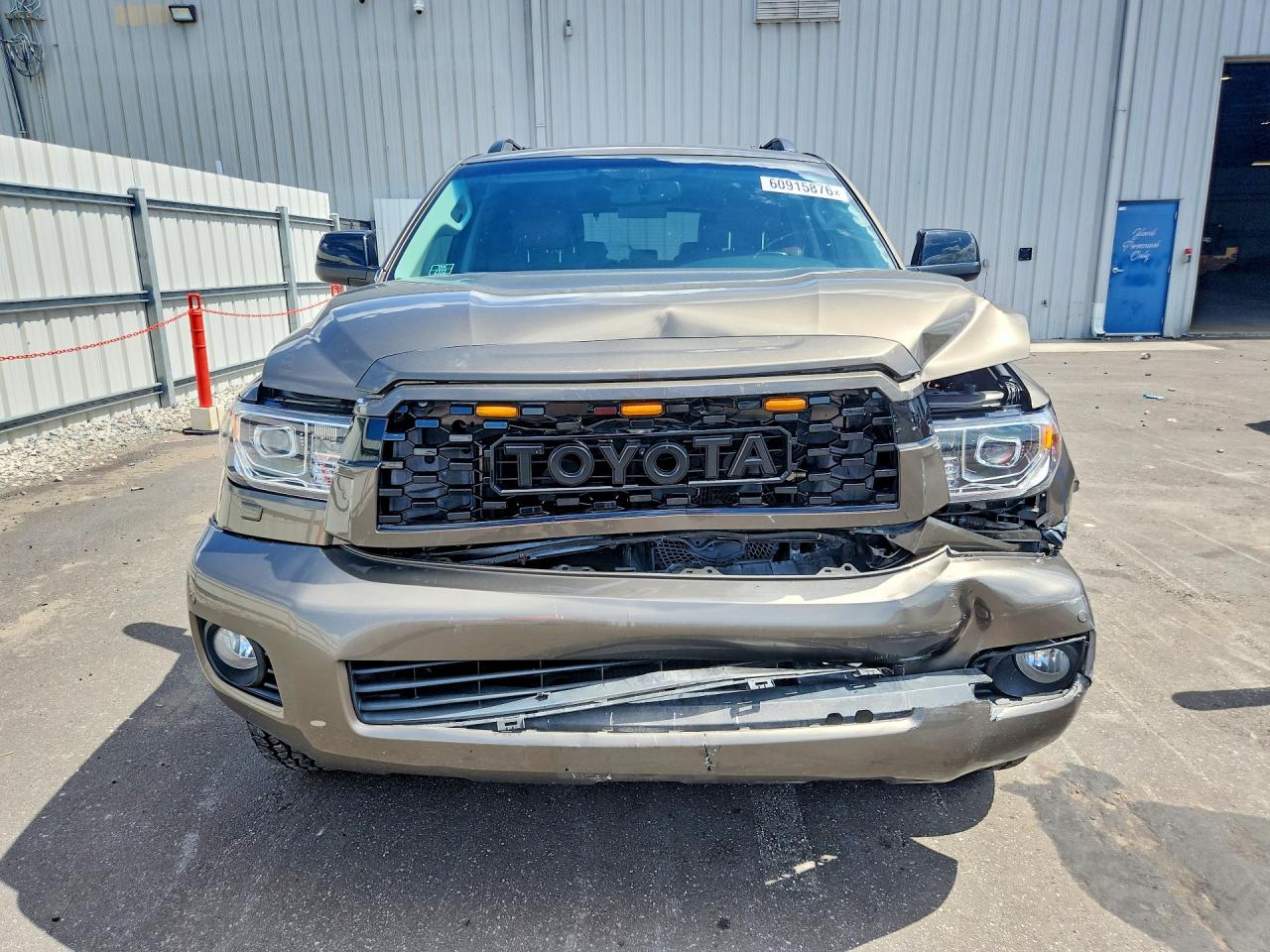 2014 Toyota Sequoia Platinum Золотой vin: 5TDDW5G17ES106414