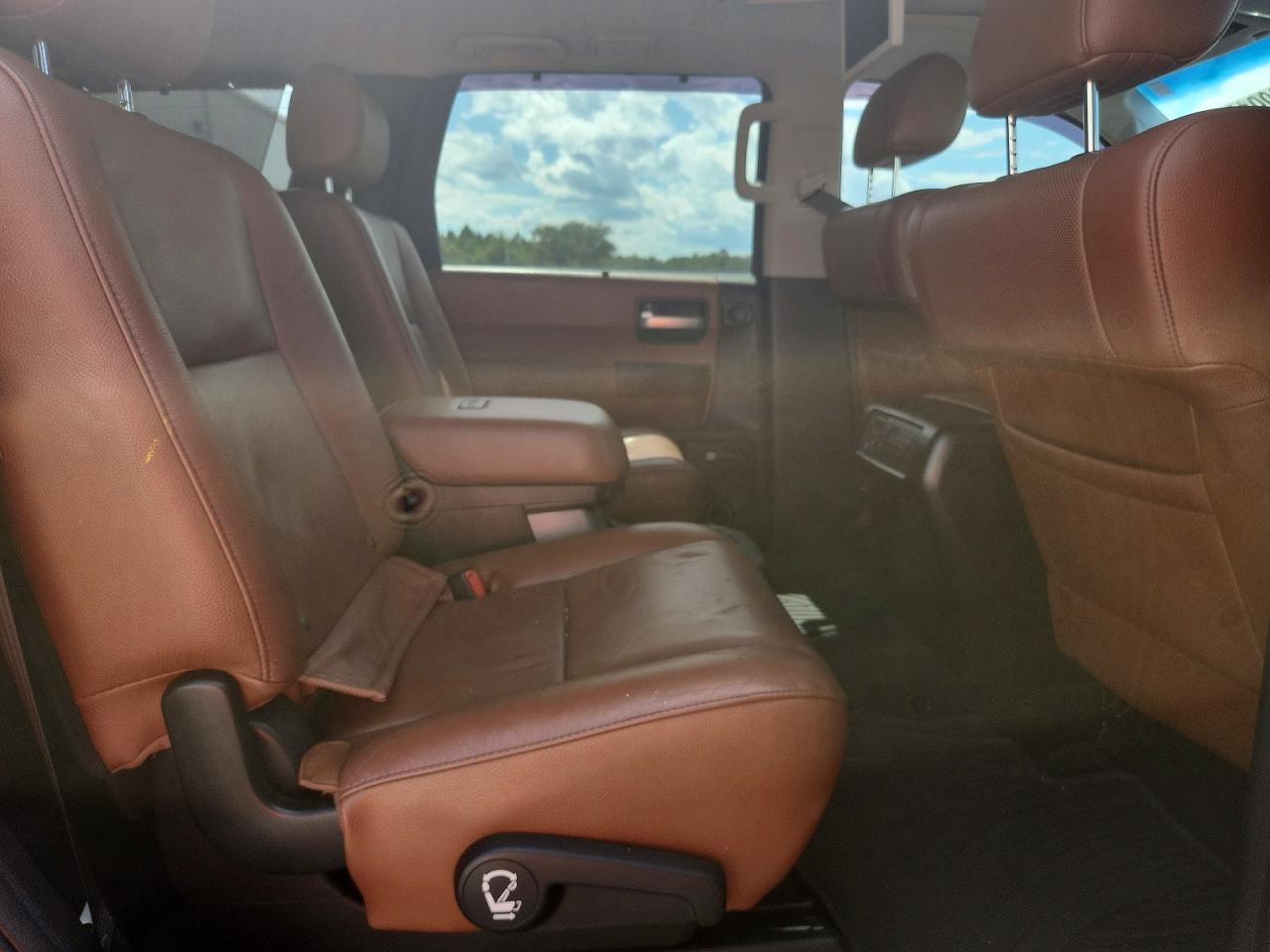 2014 Toyota Sequoia Platinum Золотой vin: 5TDDW5G17ES106414