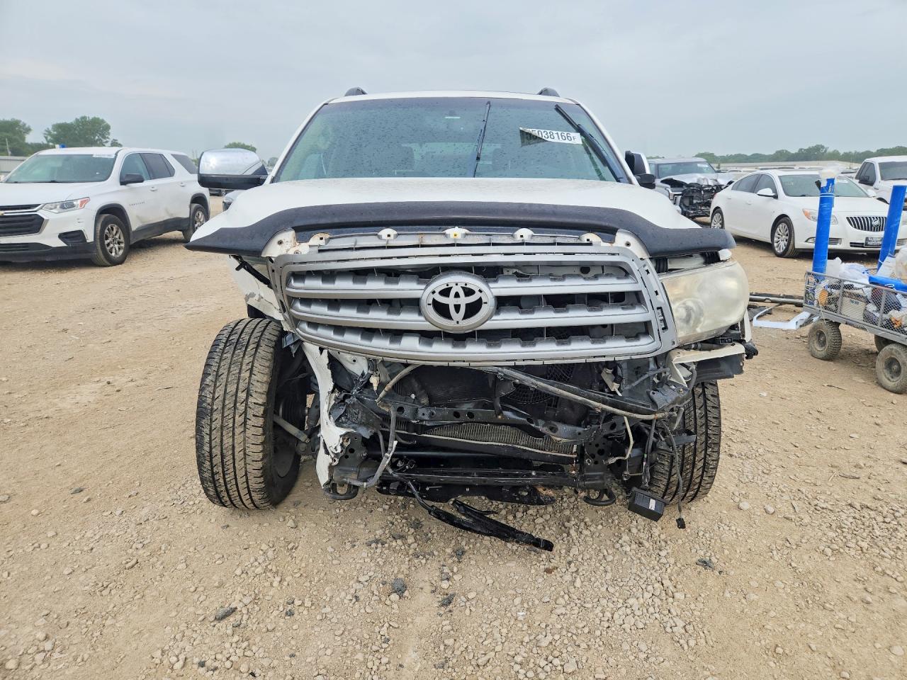 2011 Toyota Sequoia Platinum Белый vin: 5TDDW5G18BS043724