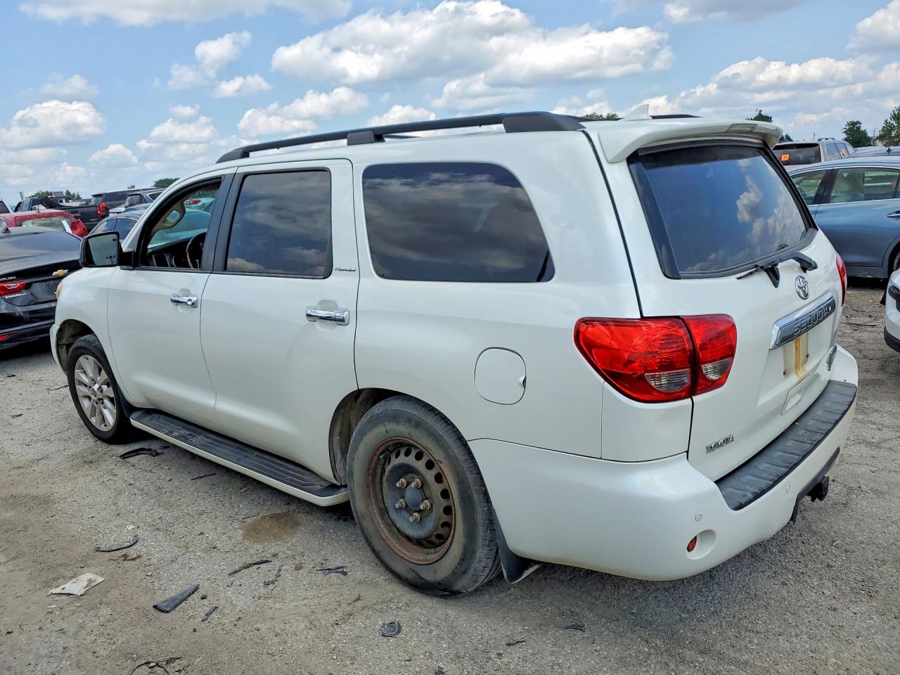 2010 Toyota Sequoia Platinum White vin: 5TDDW5G1XAS025644