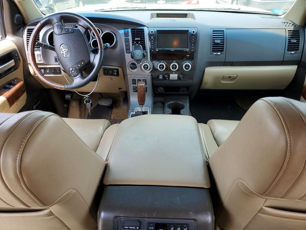 2010 Toyota Sequoia Platinum White vin: 5TDDW5G1XAS025644