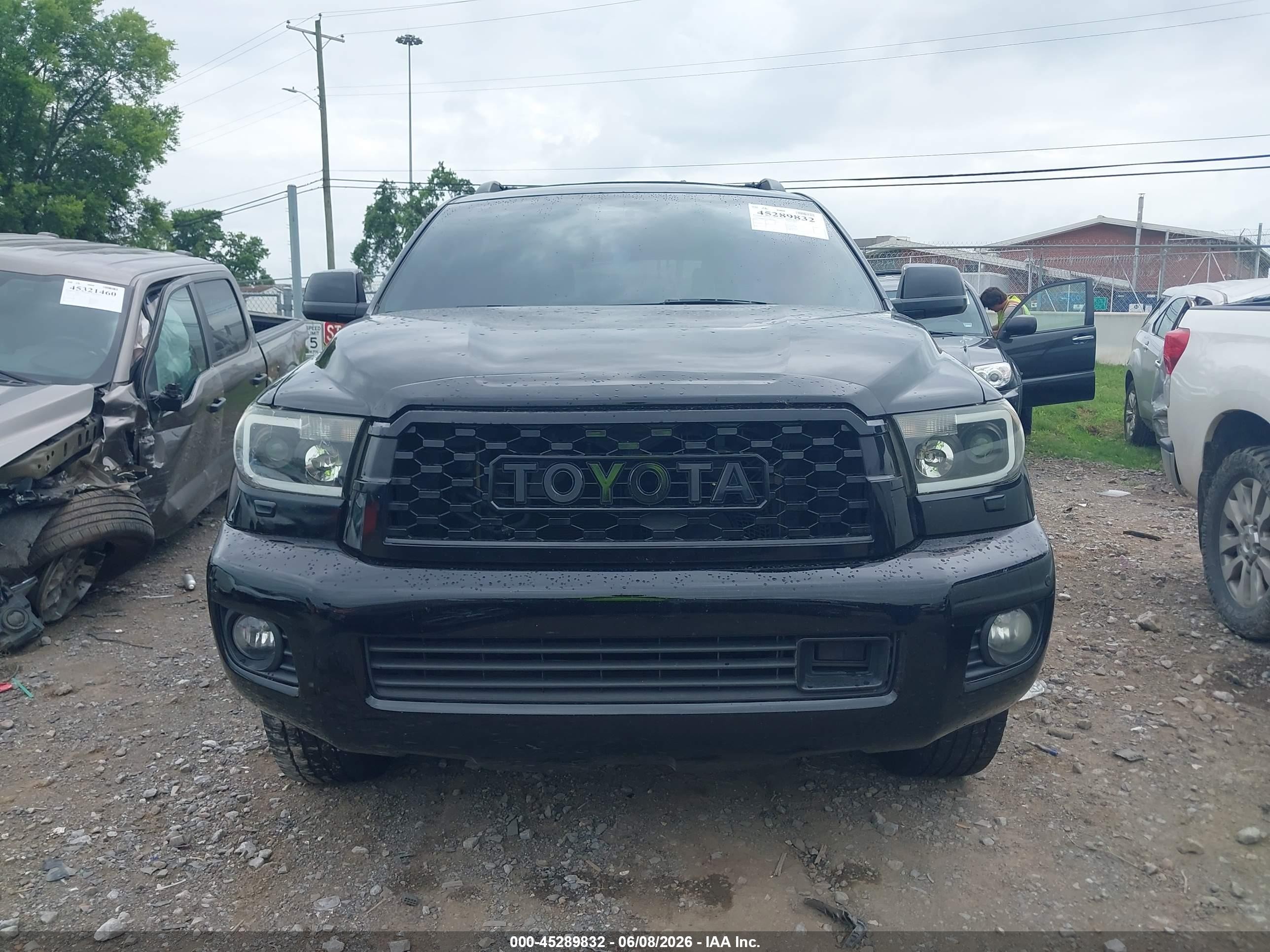 2010 Toyota Sequoia Platinum 5.7l V8 Black vin: 5TDDW5G1XAS033310