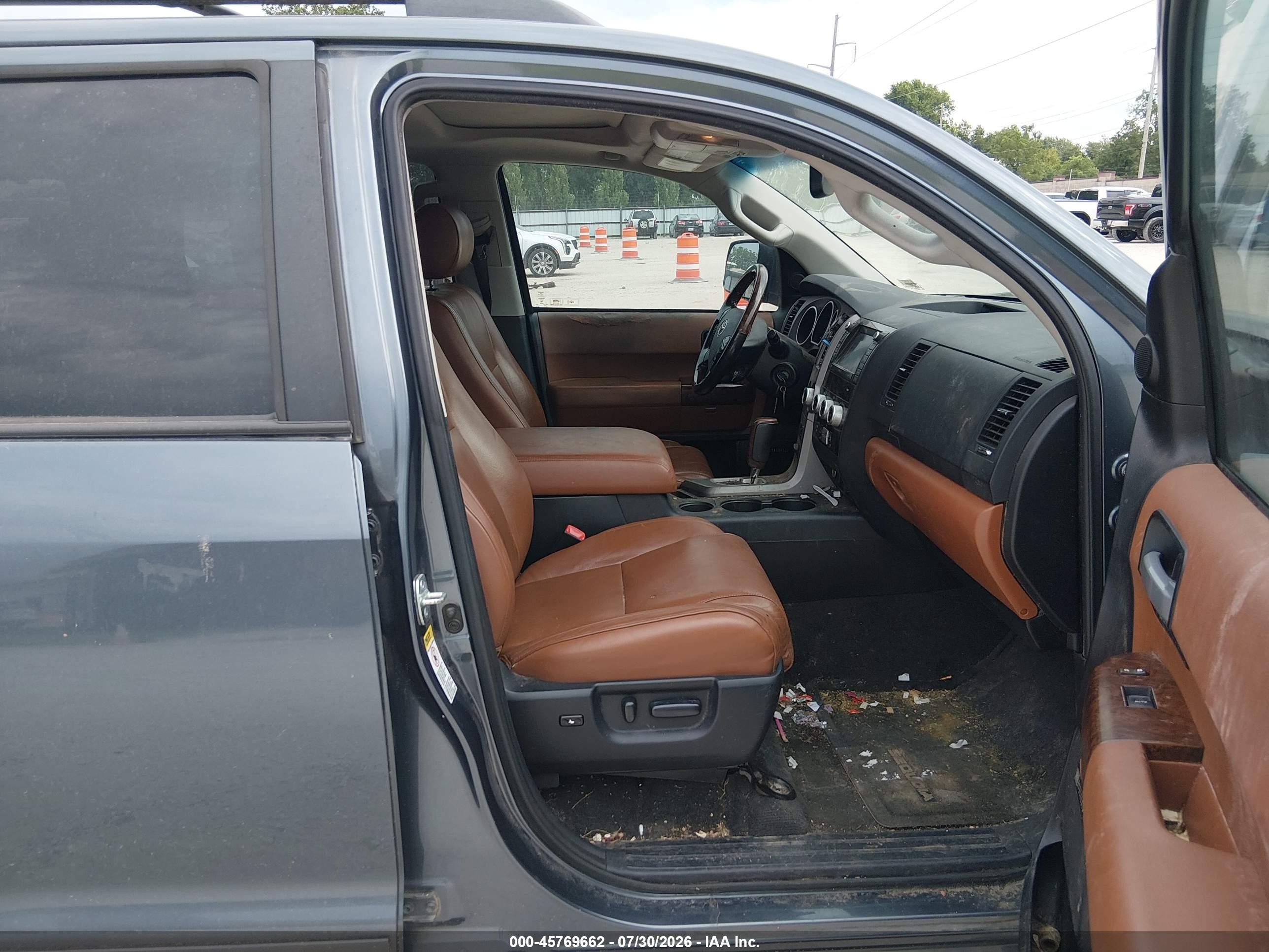 2010 Toyota Sequoia Platinum 5.7l V8 Gray vin: 5TDDW5G1XAS038510