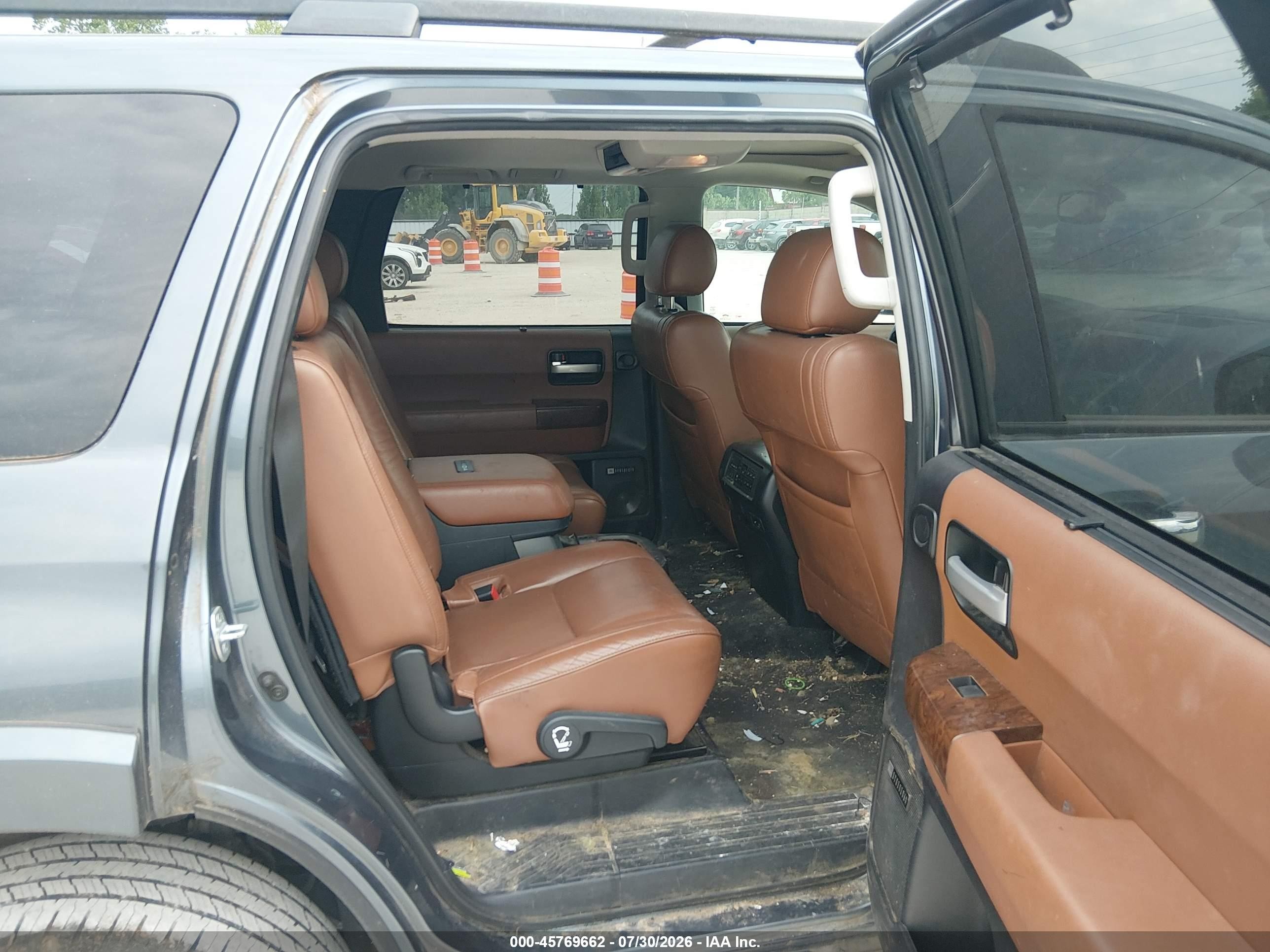 2010 Toyota Sequoia Platinum 5.7l V8 Gray vin: 5TDDW5G1XAS038510
