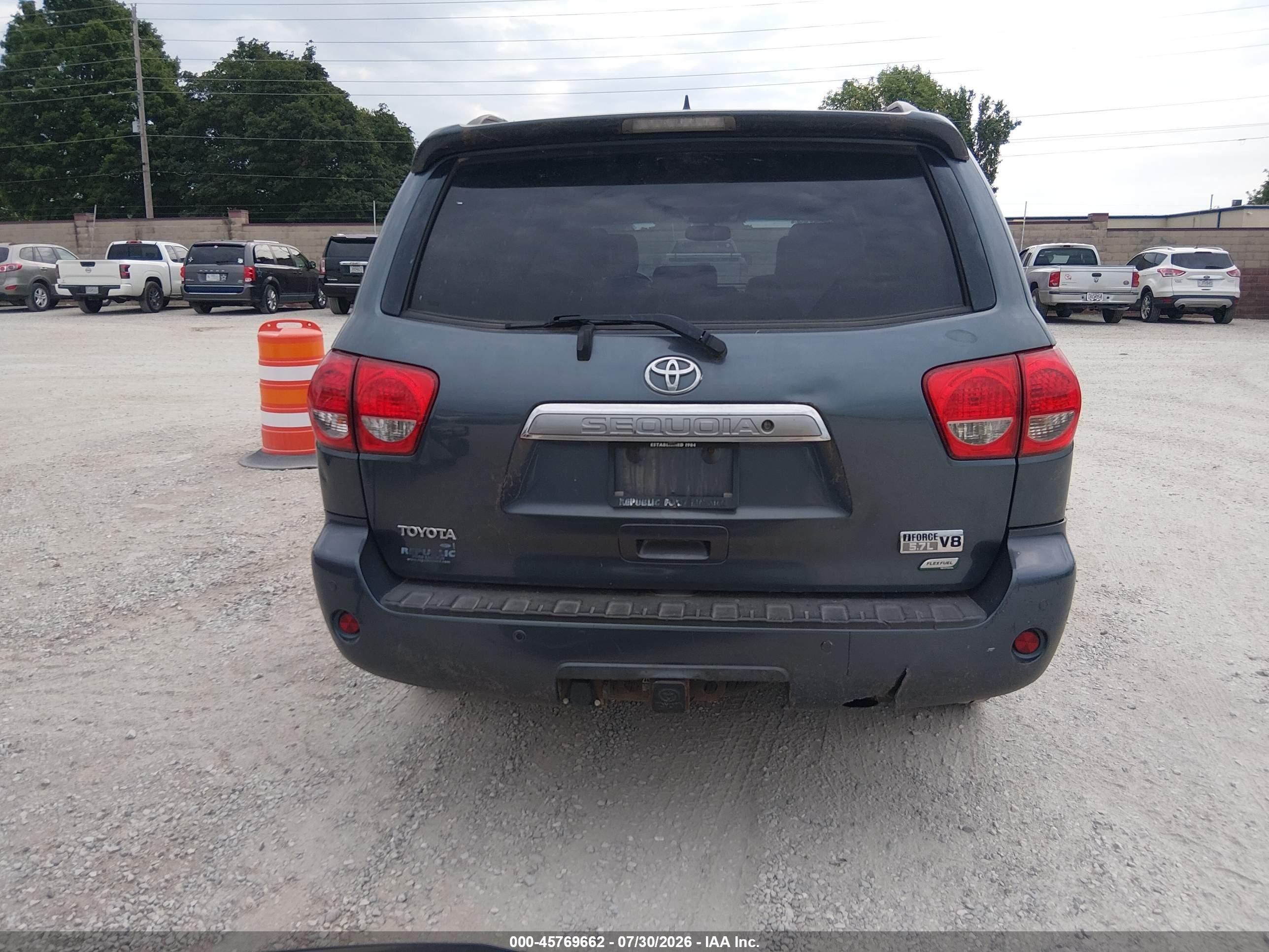 2010 Toyota Sequoia Platinum 5.7l V8 Gray vin: 5TDDW5G1XAS038510