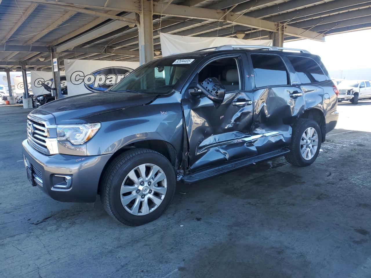 2020 Toyota Sequoia Platinum Серый vin: 5TDDY5G11LS177776