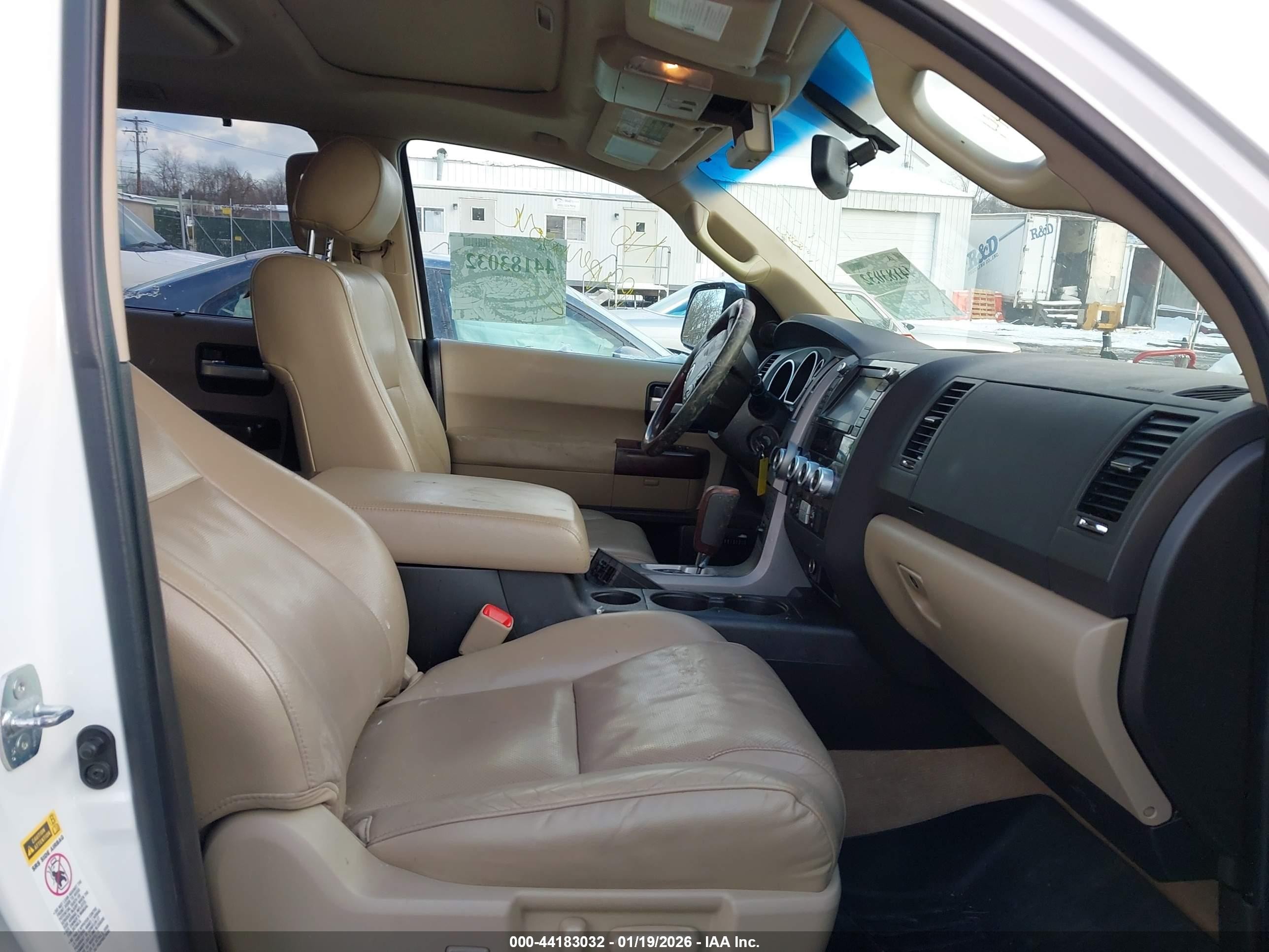 2011 Toyota Sequoia Platinum 5.7l V8 White vin: 5TDDY5G15BS045098