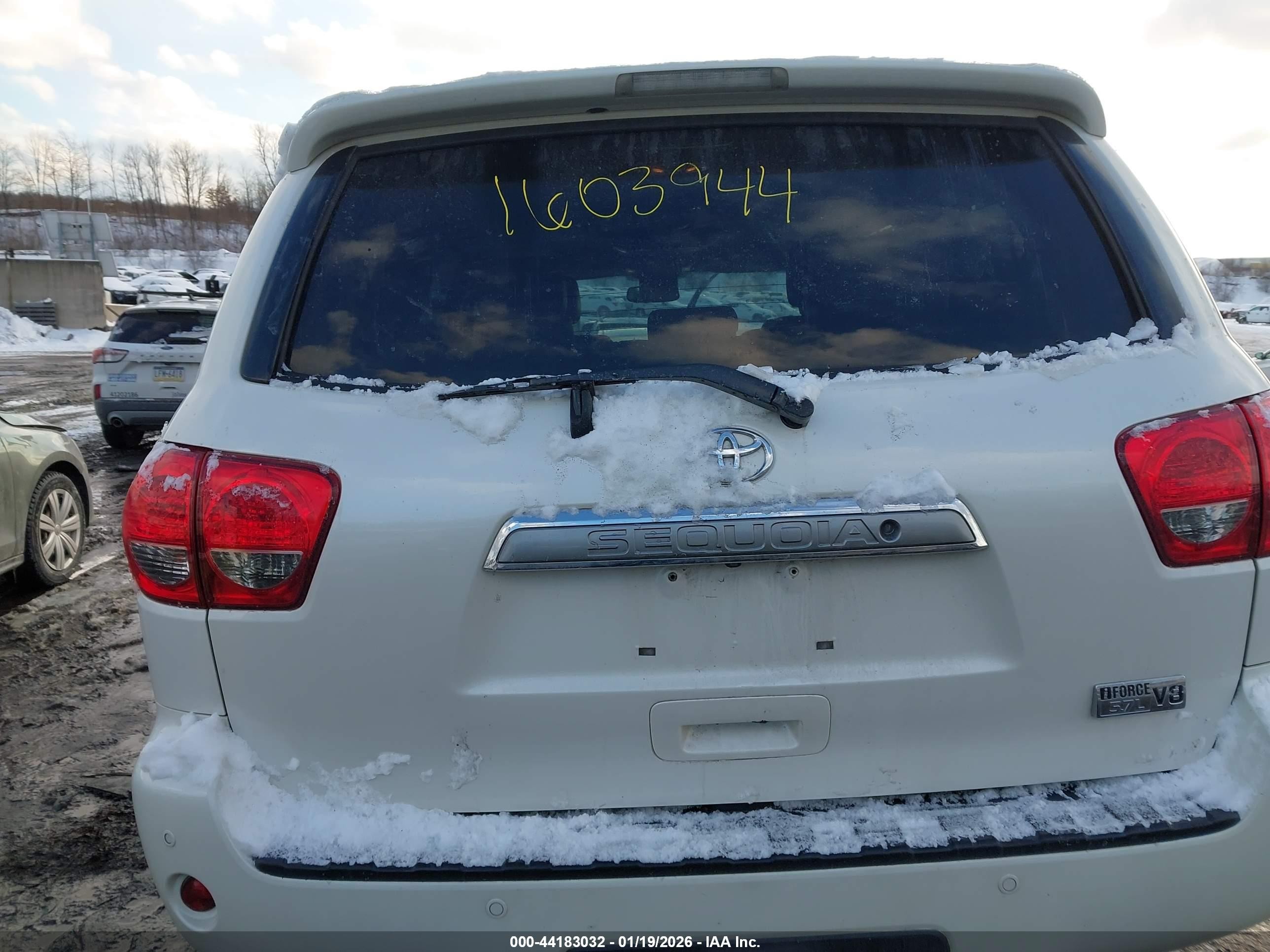 2011 Toyota Sequoia Platinum 5.7l V8 White vin: 5TDDY5G15BS045098