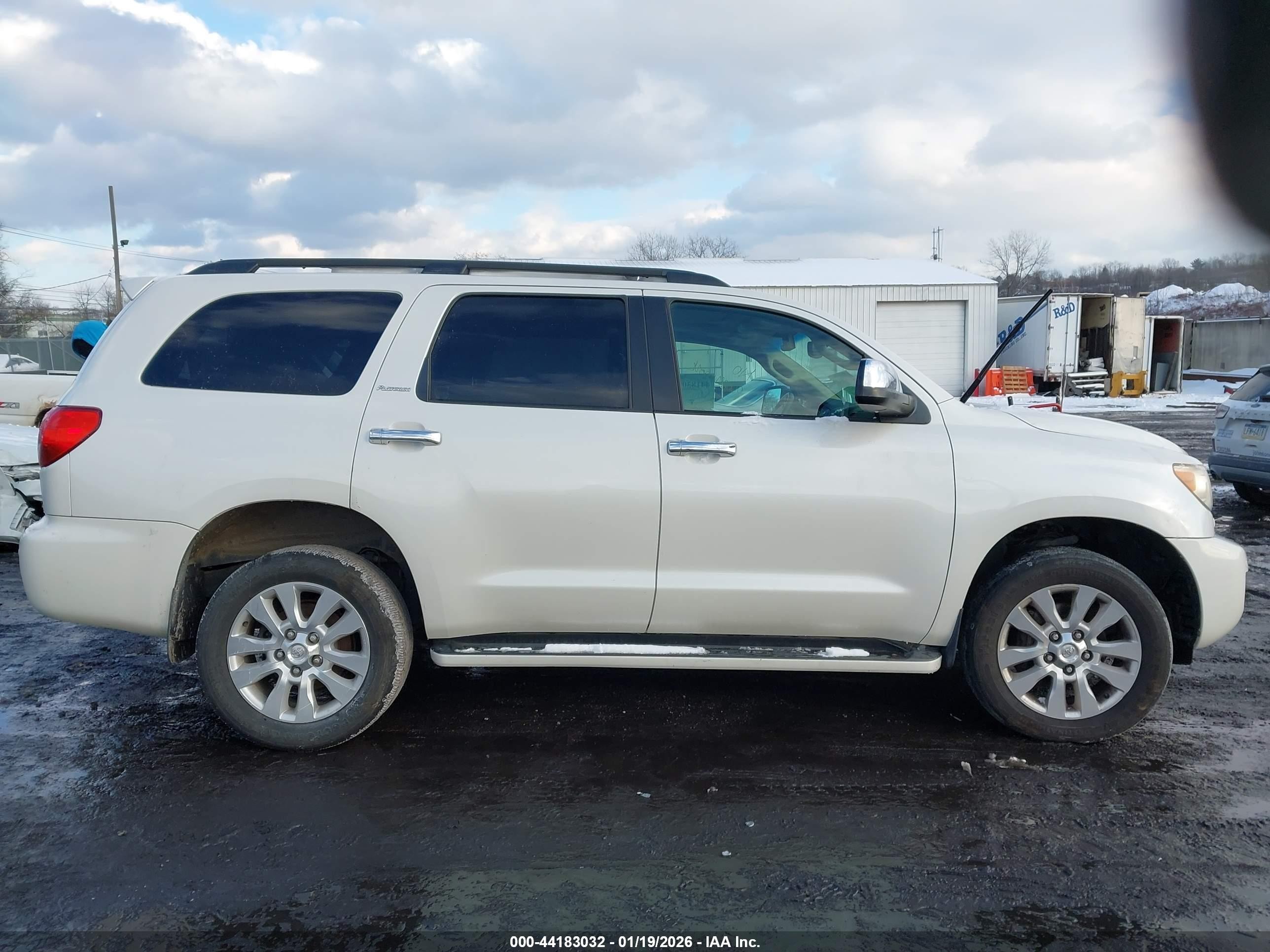 2011 Toyota Sequoia Platinum 5.7l V8 White vin: 5TDDY5G15BS045098
