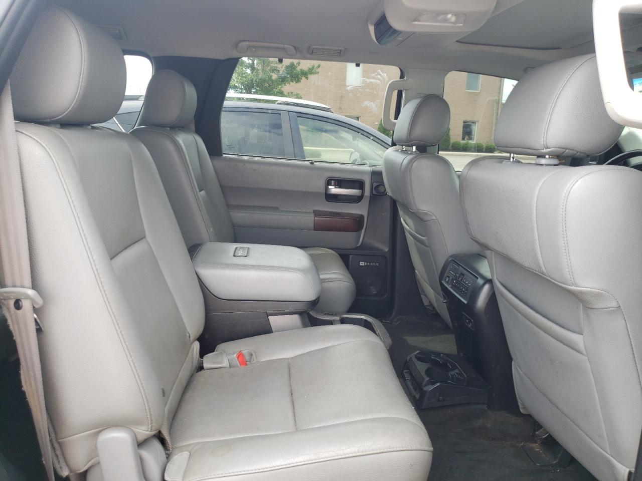 2014 Toyota Sequoia Platinum   Черный vin: 5TDDY5G15ES105188