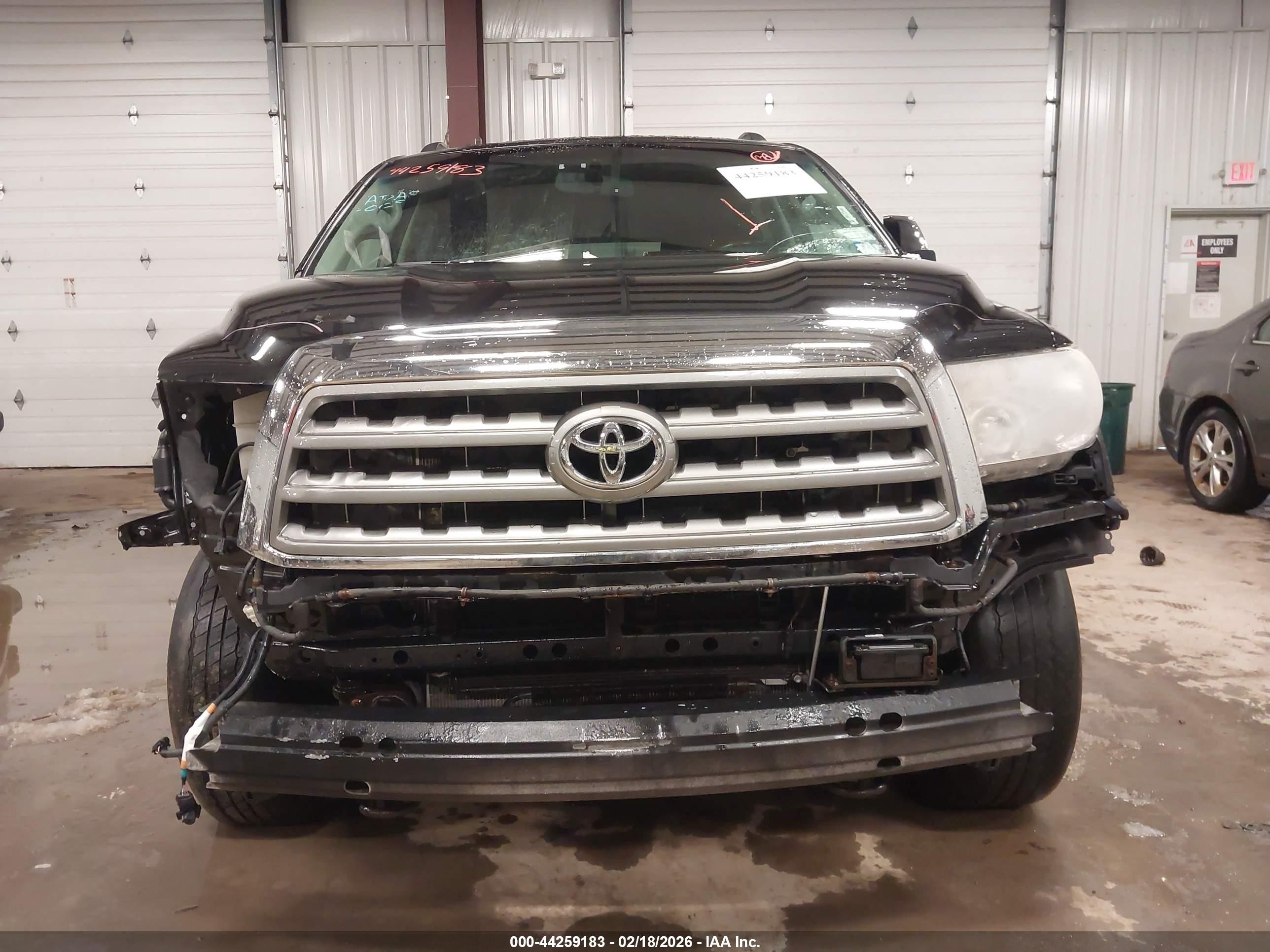 2014 Toyota Sequoia Platinum 5.7l V8 Black vin: 5TDDY5G16ES101697