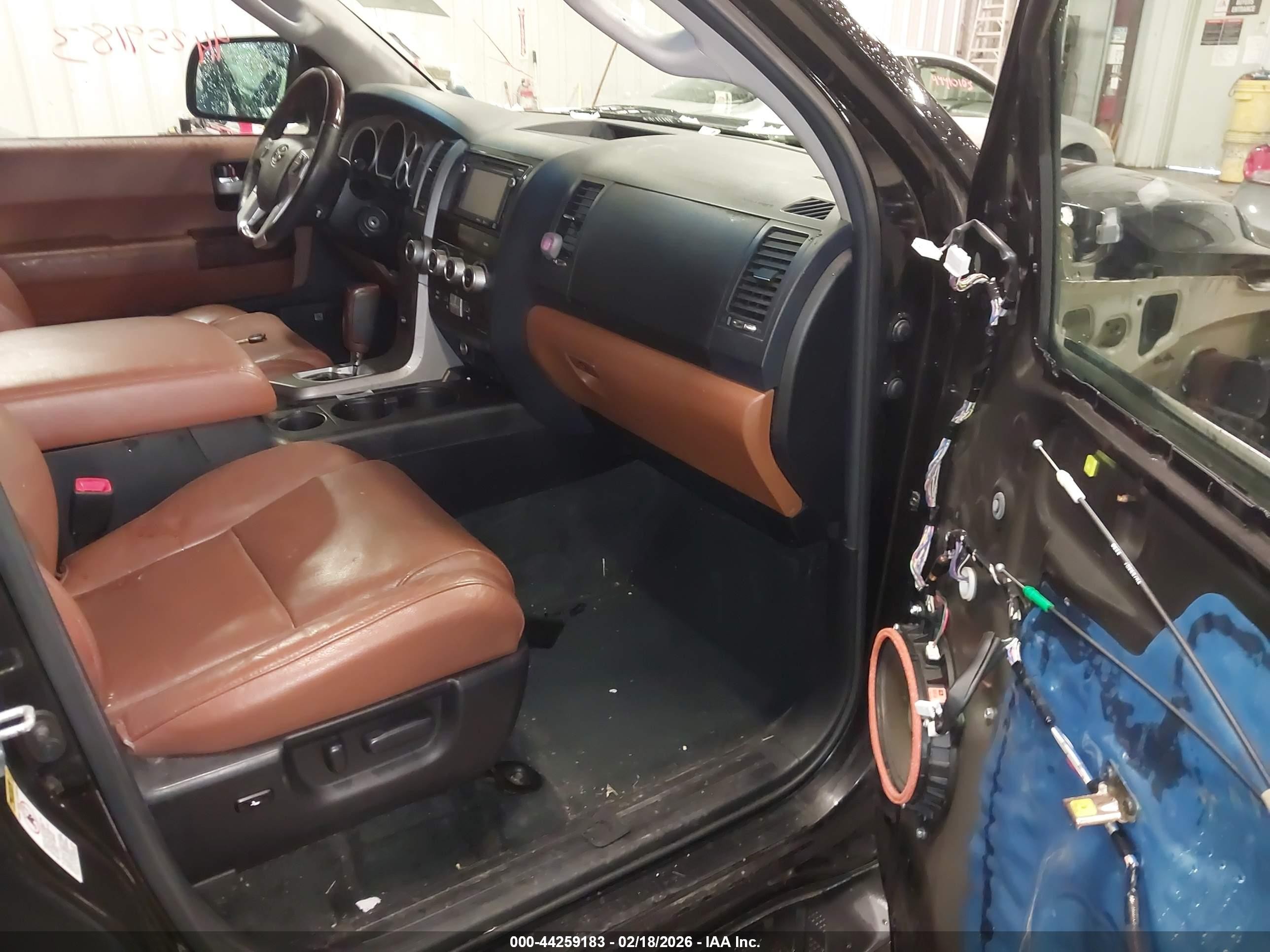 2014 Toyota Sequoia Platinum 5.7l V8 Black vin: 5TDDY5G16ES101697