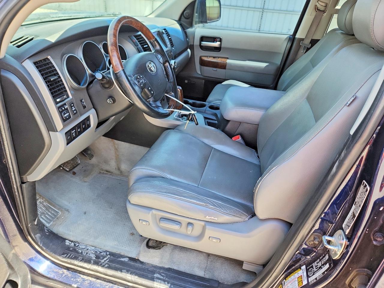 2010 Toyota Sequoia Platinum Blue vin: 5TDDY5G18AS024518