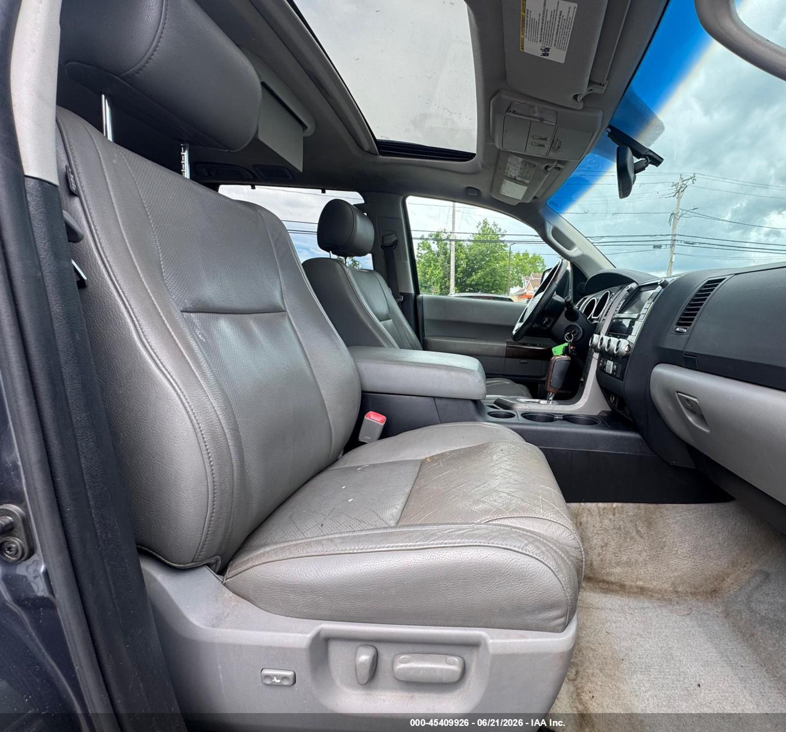 2010 Toyota Sequoia Platinum 5.7l V8 Blue vin: 5TDDY5G18AS033686