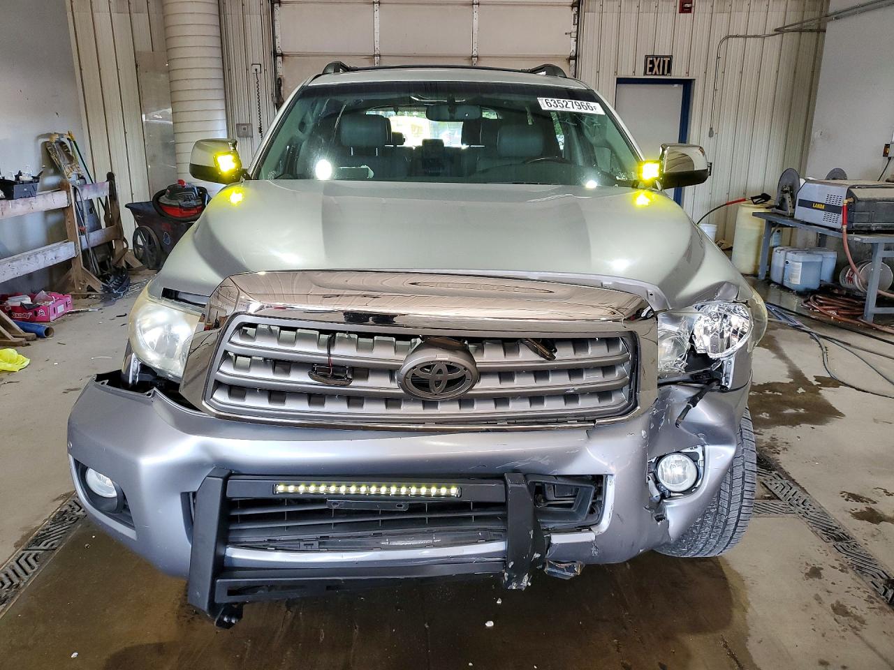 2012 Toyota Sequoia Platinum Silver vin: 5TDDY5G1XCS068250