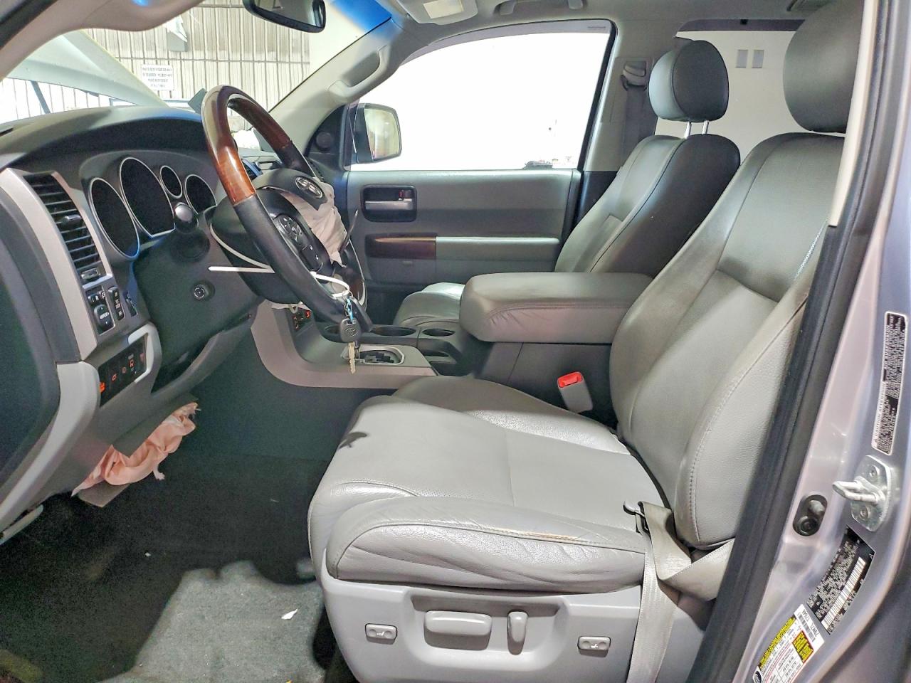 2012 Toyota Sequoia Platinum Silver vin: 5TDDY5G1XCS068250